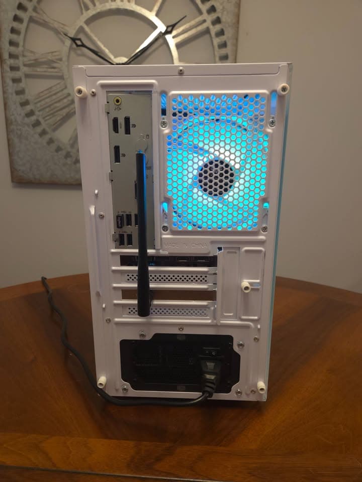 Custom White Gaming PC – i7-10700 / RTX 2060 – Fully Tested