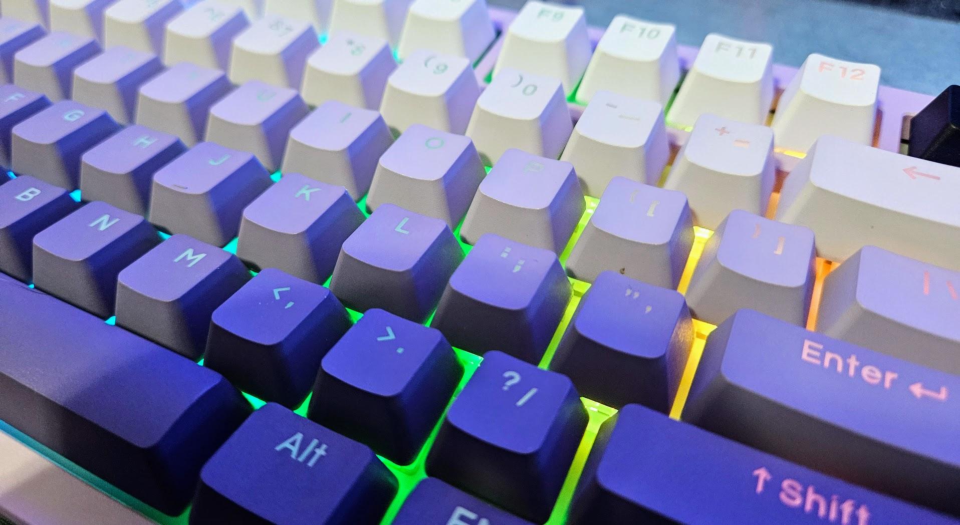 Custom Purple Gradient Keyboard with Clicky Switches | Feker Galaxy80 + Invokeys Pea Flower Clickys