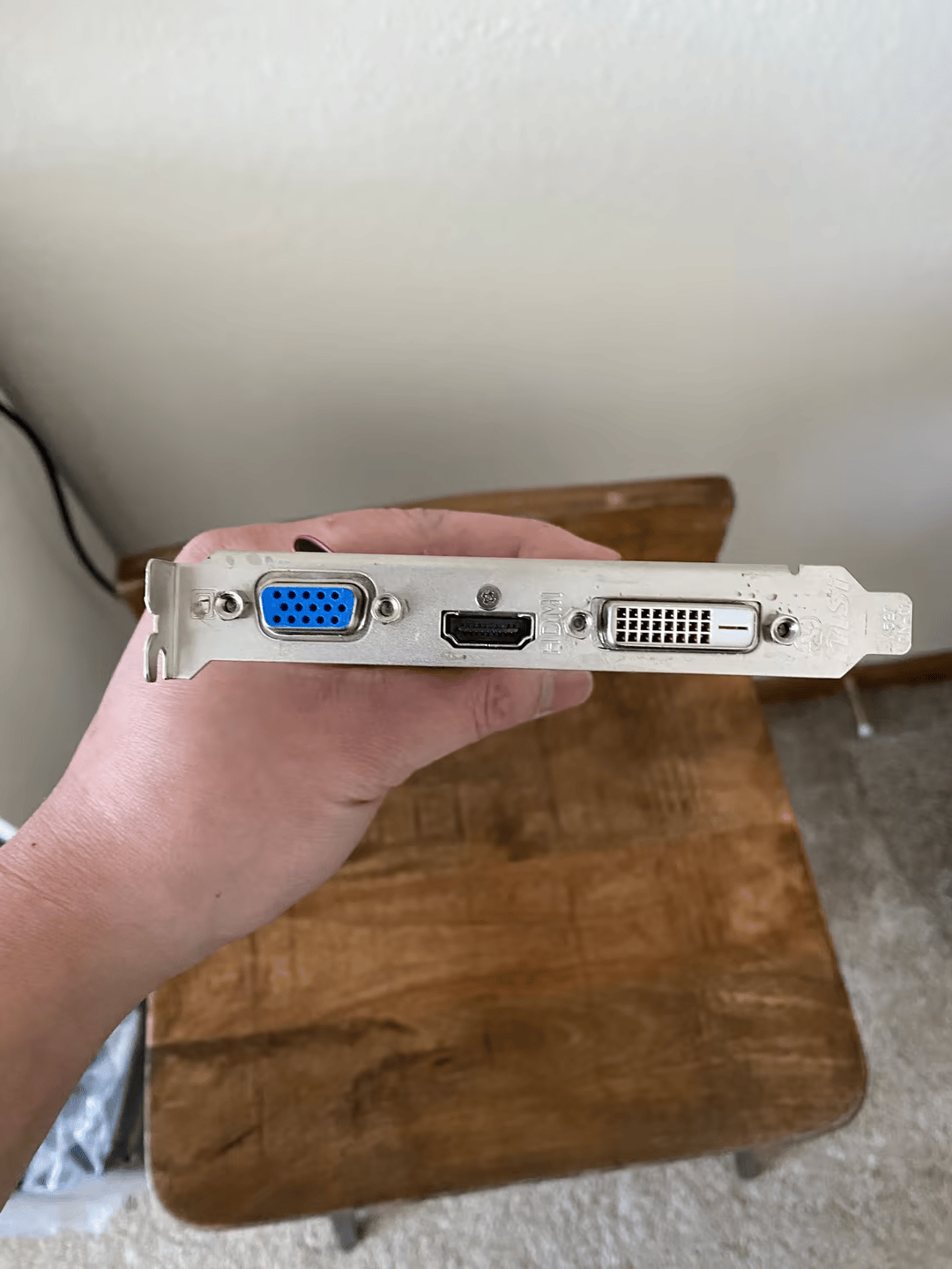 MSI Radeon HD 6570 & 2 Sata Cables Combo