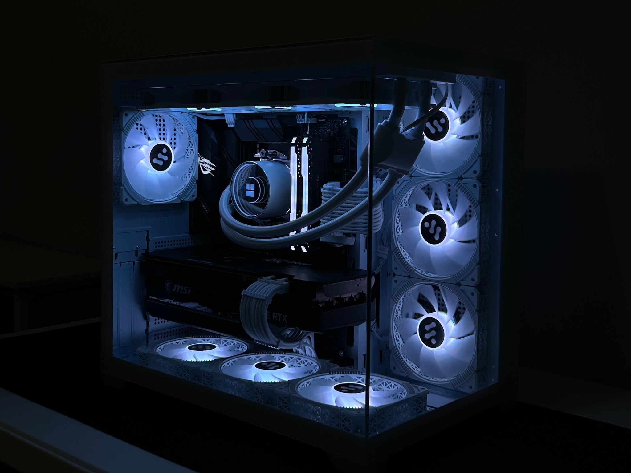 1440p Ultra Desktop – Clean White RGB Build, Ready to Play