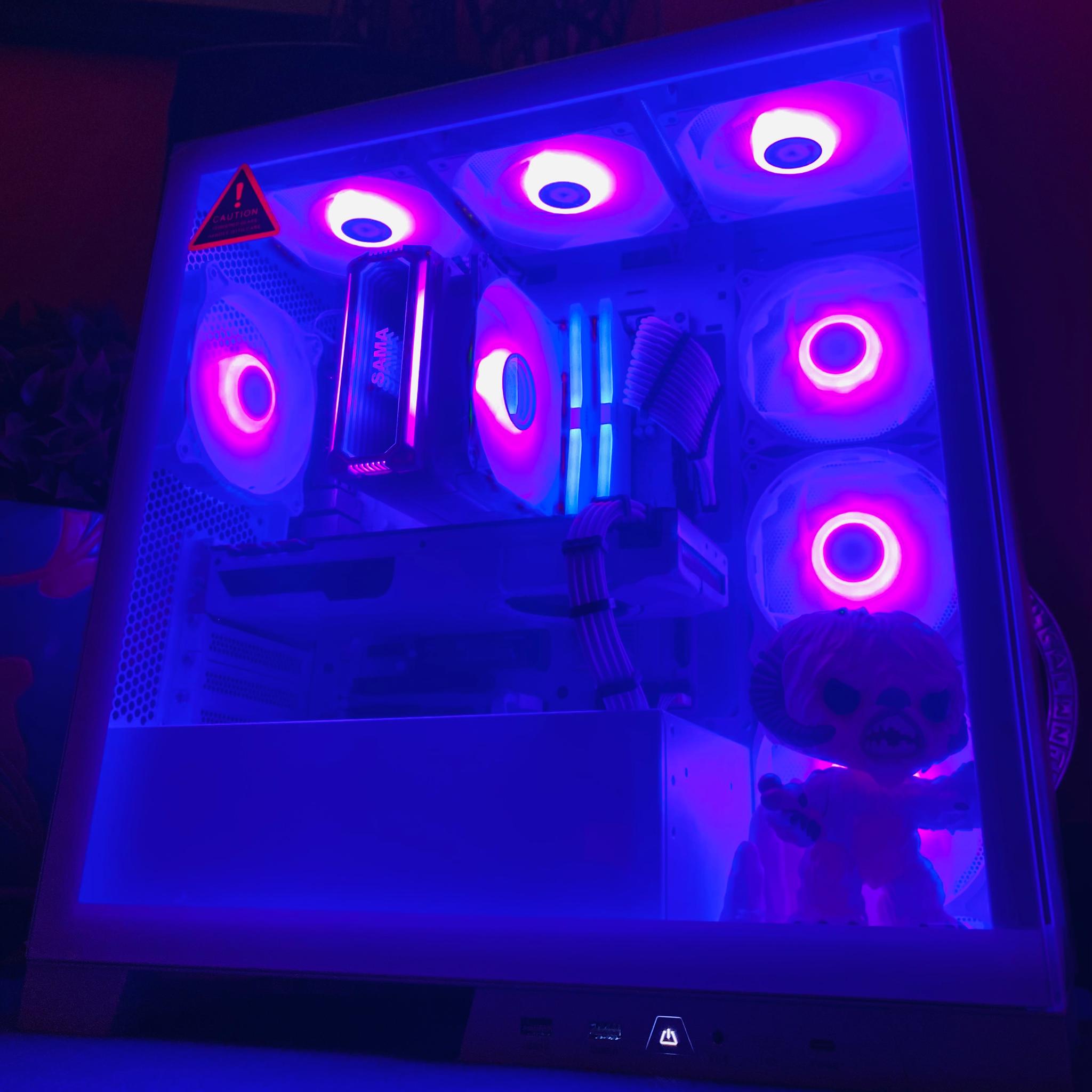 Blizzard King🧊👑| I7-7700| GTX 1080 8GB| 16GB Gloway RGB DDR4| 1TB NVMe SSD| Windows 11 Pro