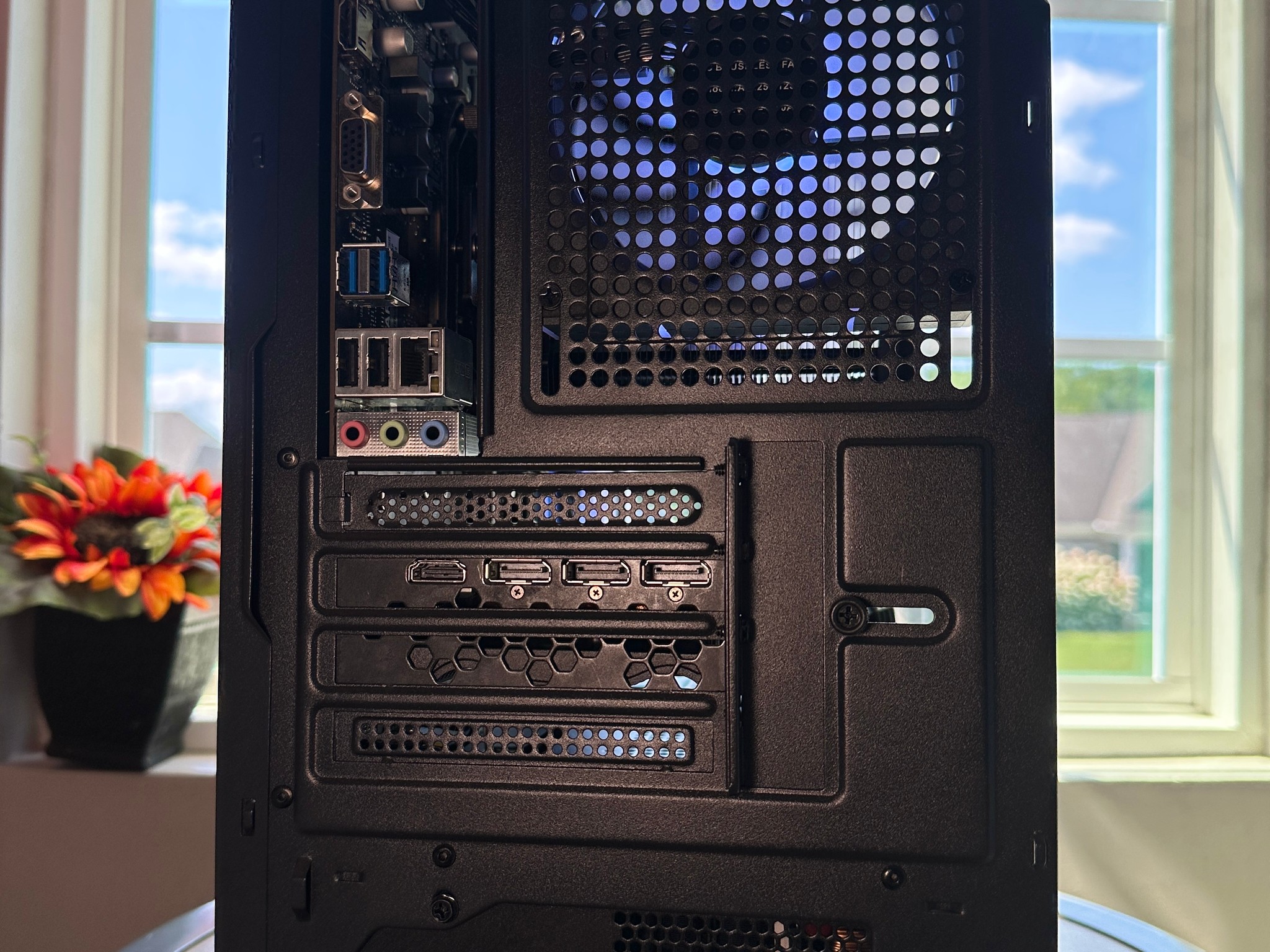 🔥Gaming/Steaming PC🔥 | RTX 4070 12GB | Intel i7 | 2.5TB | 32GB (3200hz) | WiFi + BT | Windows 11