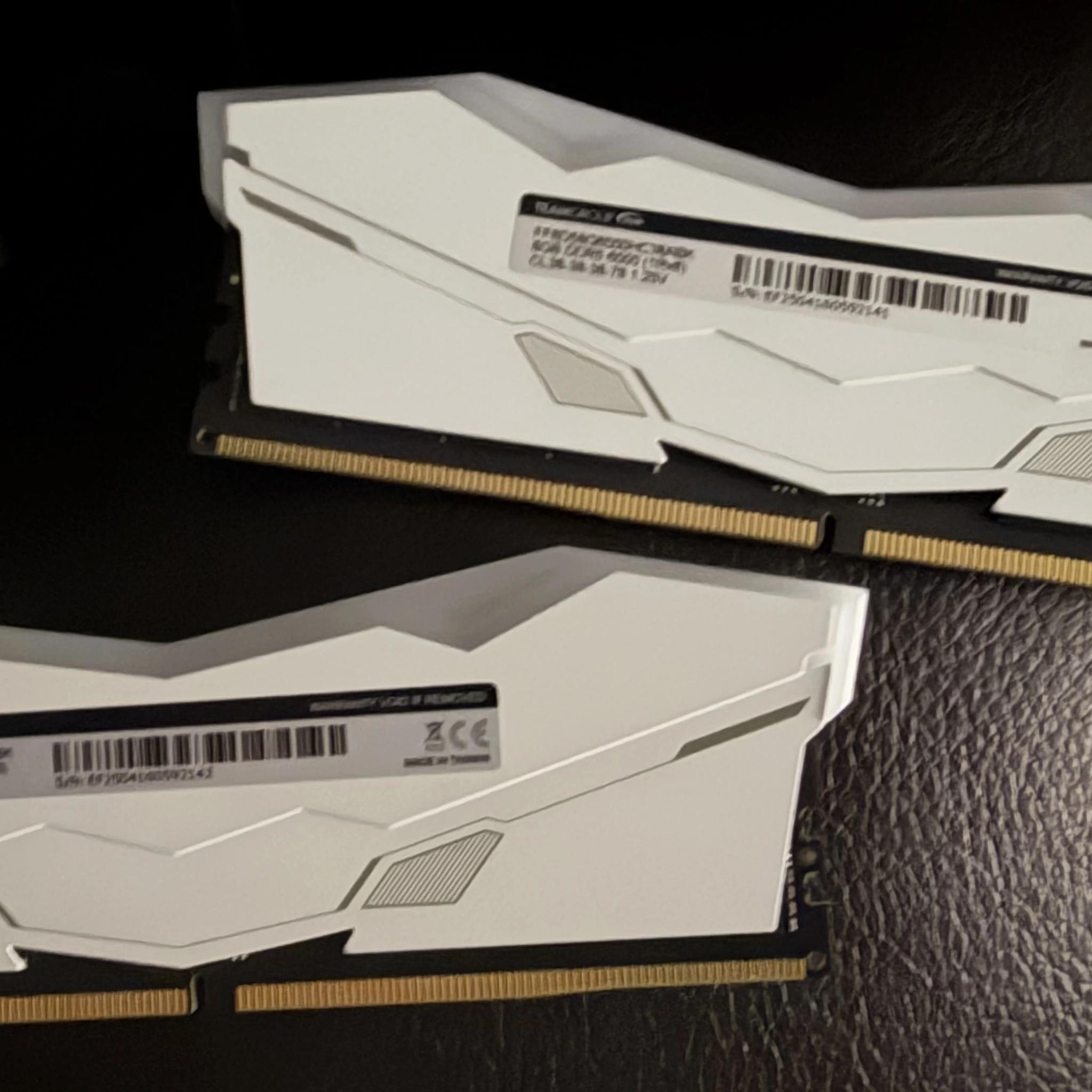 TEAMGROUP T-FORCE DELTA RGB 16GB DDR5-6000 CL38 (2x8GB) WHITE (Used)