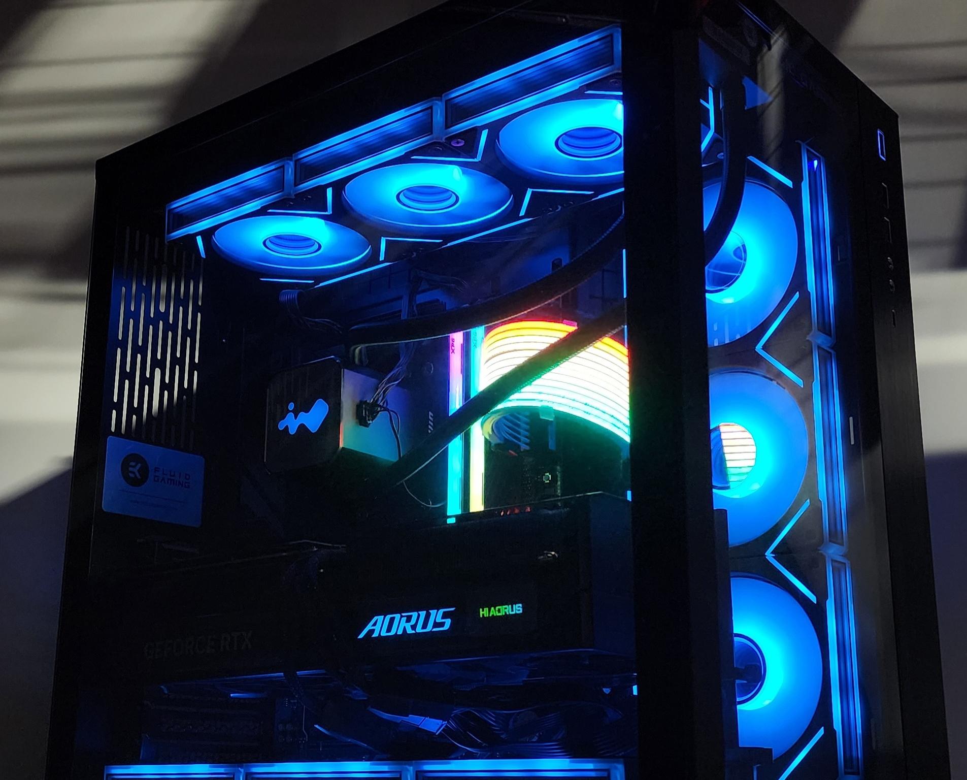 Gaming PC Ryzen 7 9700X 32GB RAM 2TB SSD RTX 5070 Ti 16GB Windows 11 Computer