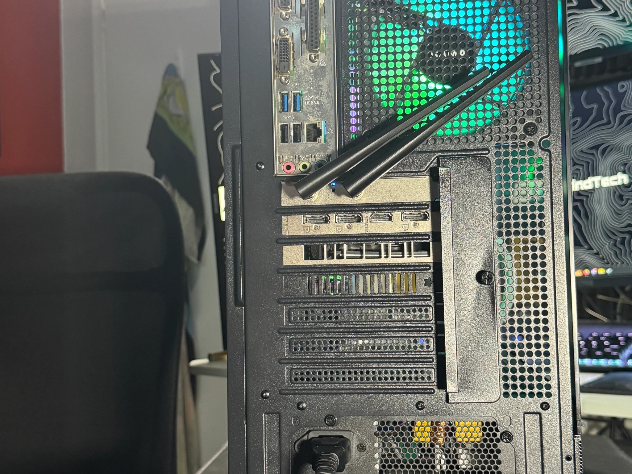 RGB FishTank Gaming PC | i7 7700 | GTX 1660 S | 16GB DDR4 | 1TB SSD