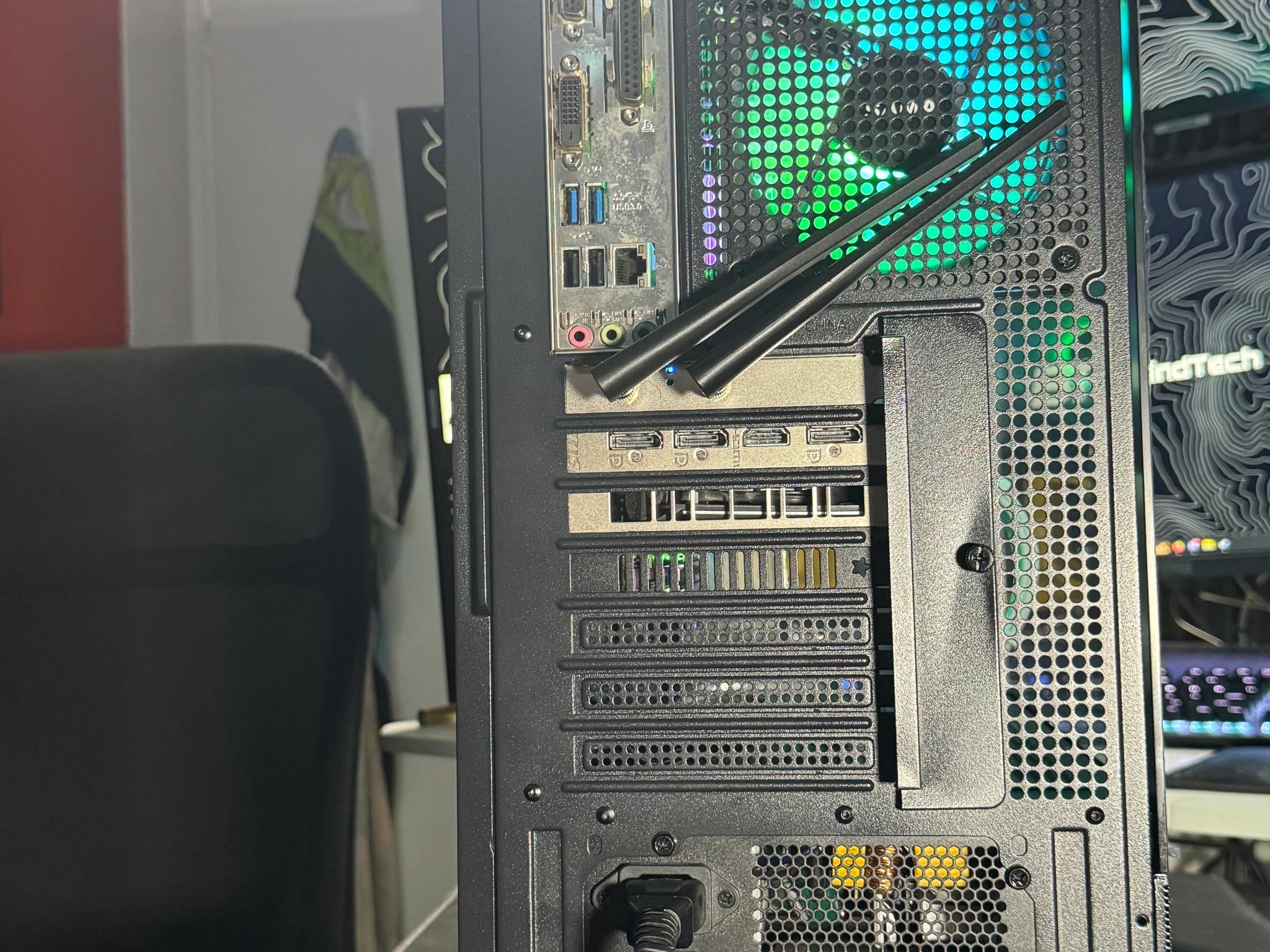 RGB FishTank Gaming PC | i7 7700 | GTX 1660 S | 16GB DDR4 | 1TB SSD