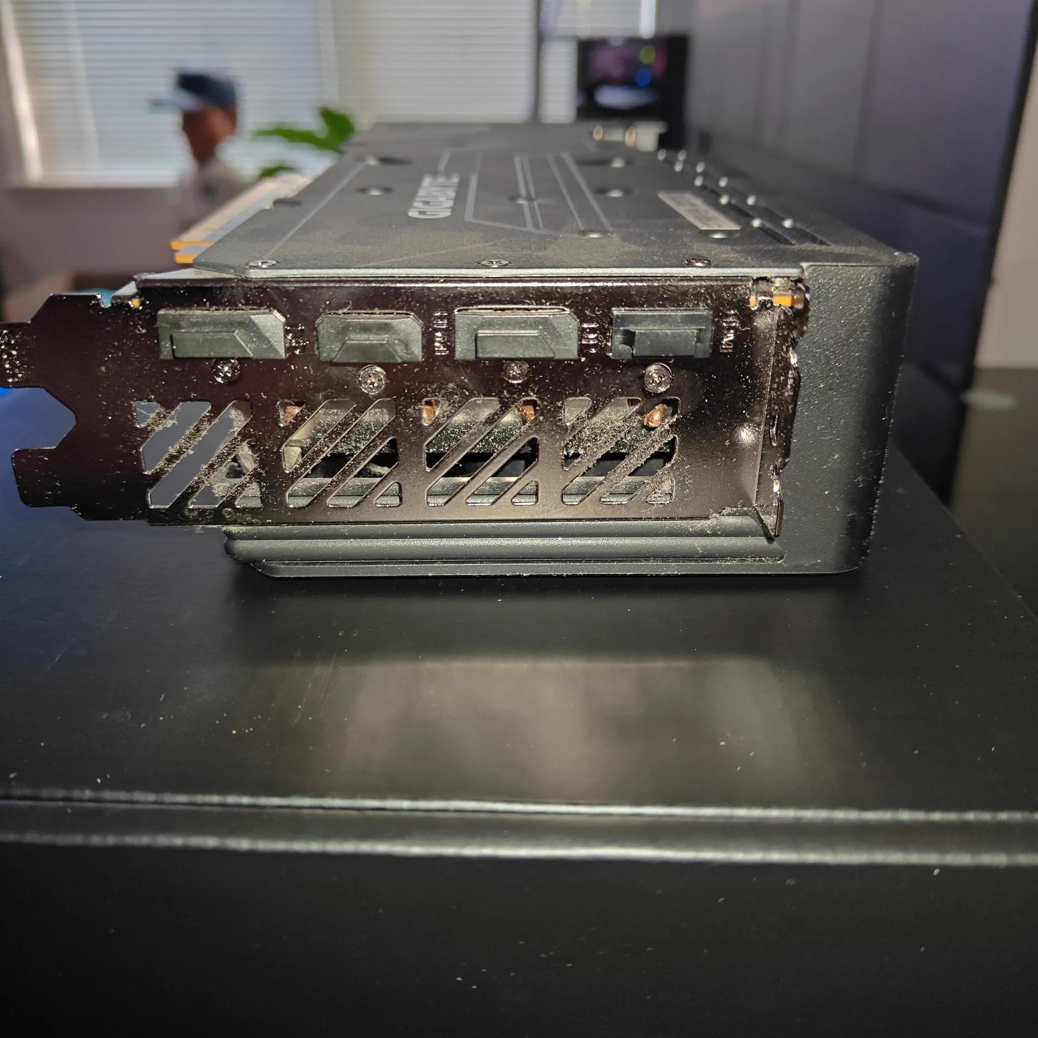 GIGABYTE Radeon RX 7800 XT Gaming OC 16G
