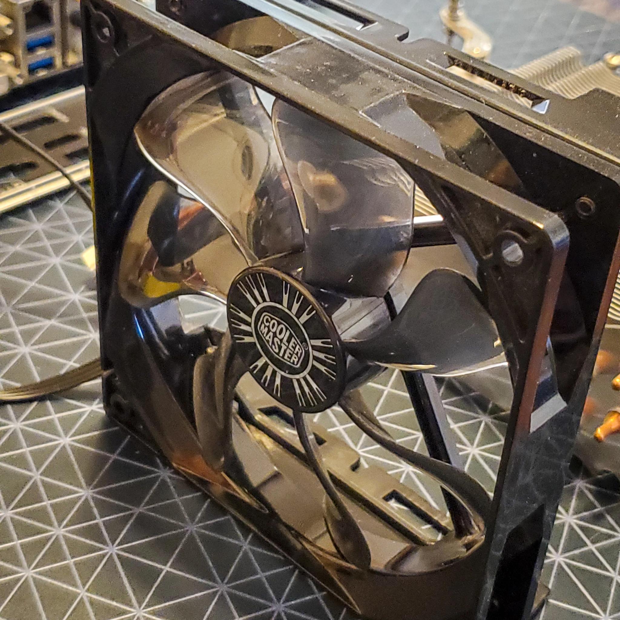 i5-4670K, Asus Z97-PRO, 32GB DDR3, Coolermaster Hyper 212