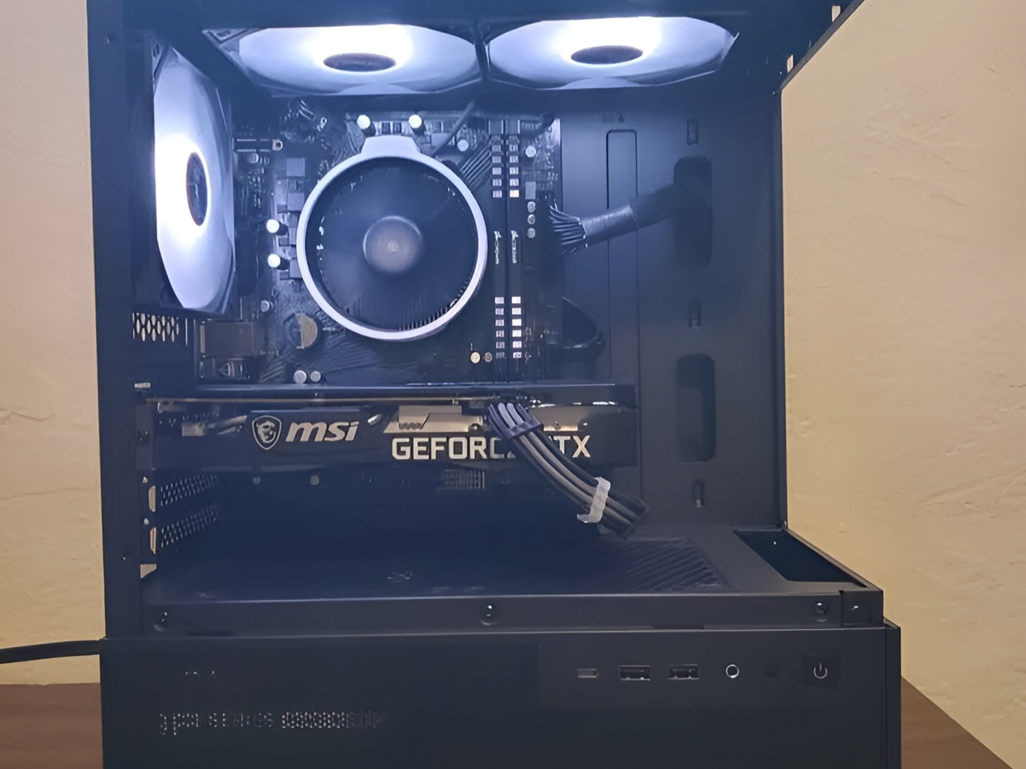 3060-12gb ryzen 5-5600x 32gbs ram