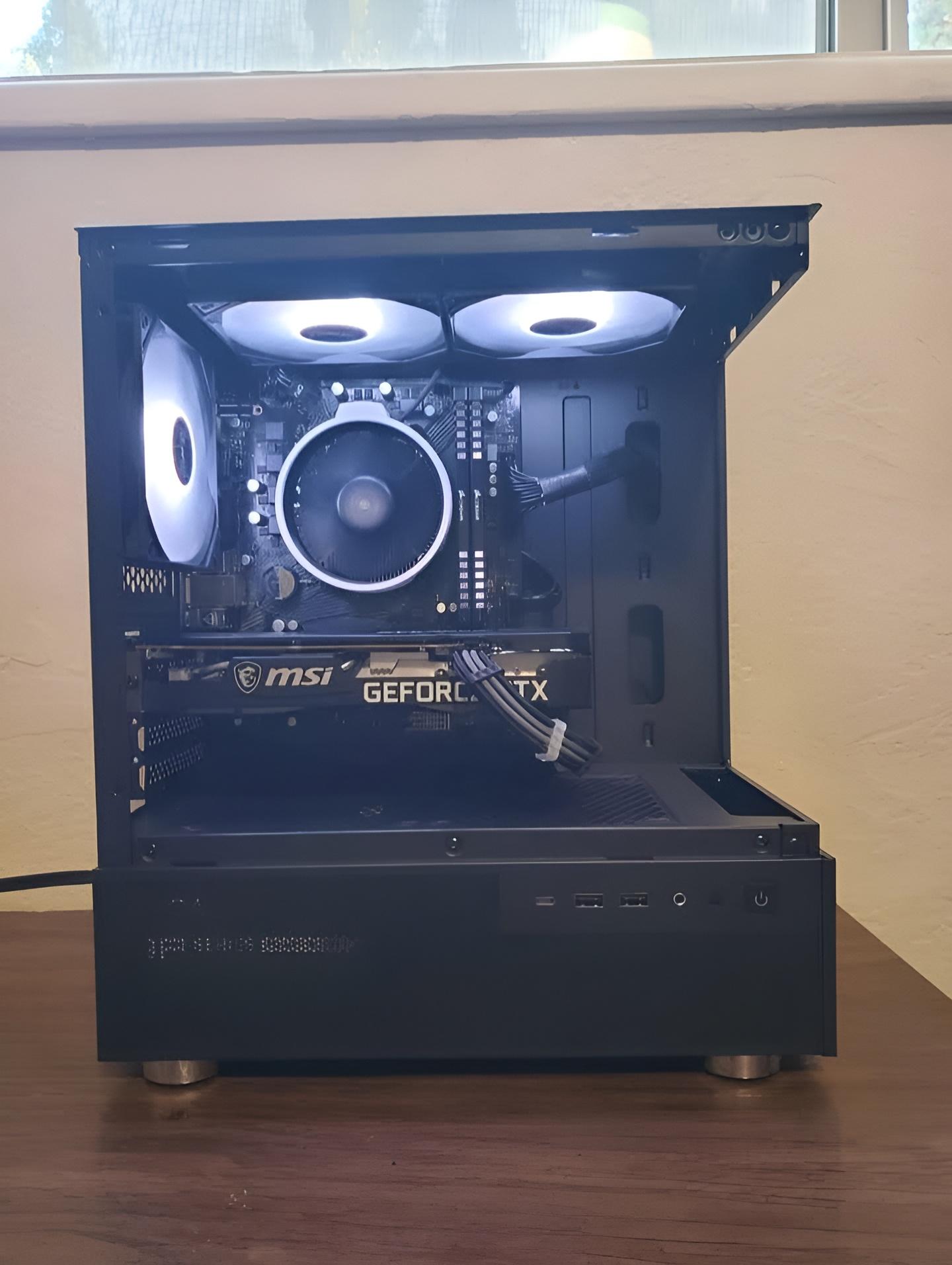 3060-12gb ryzen 5-5600x 32gbs ram