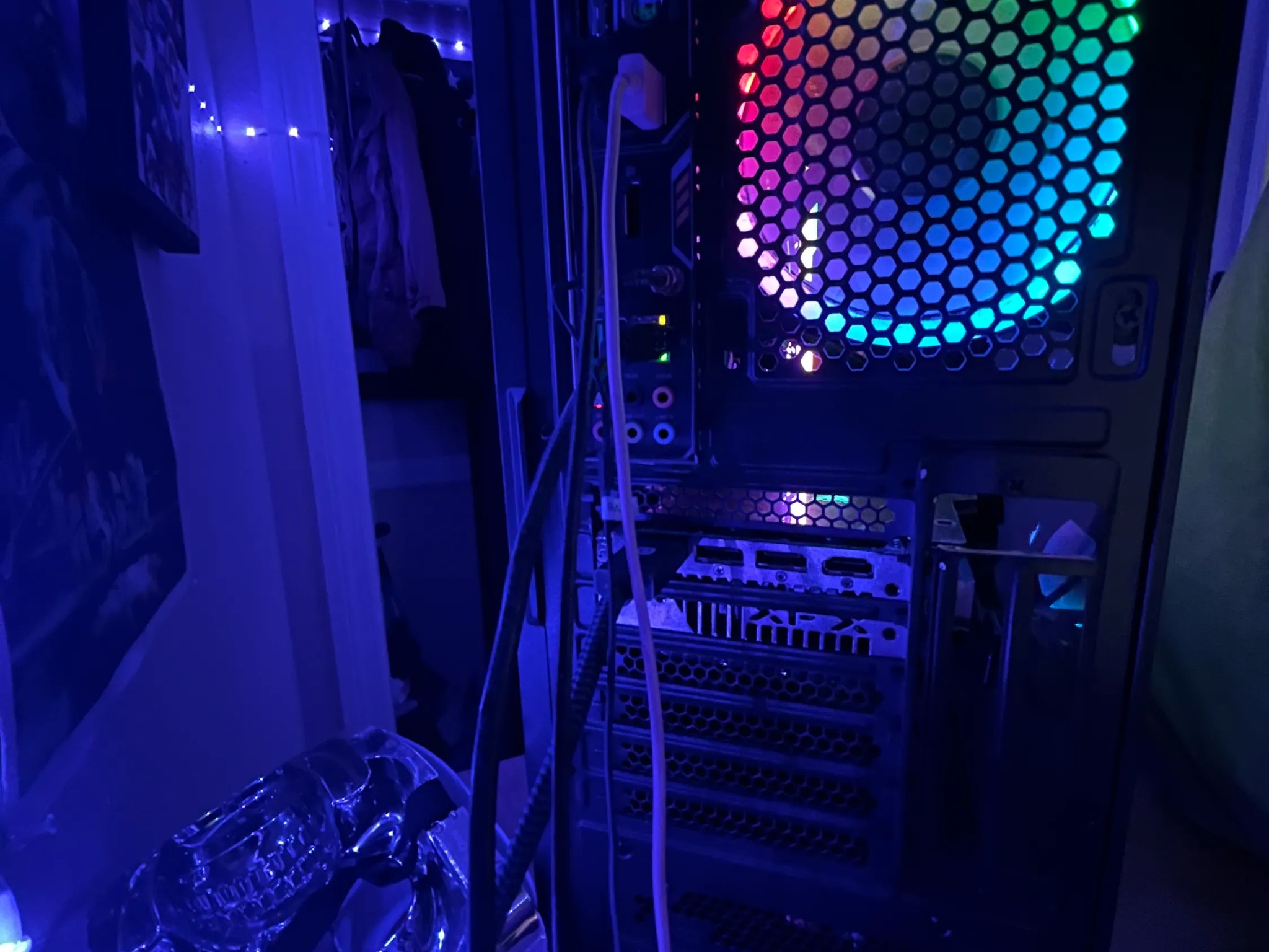 On sale gaming computer with xfx speedster graphic card, water cooled, 2 ssd cards, 1000W Power Sup.