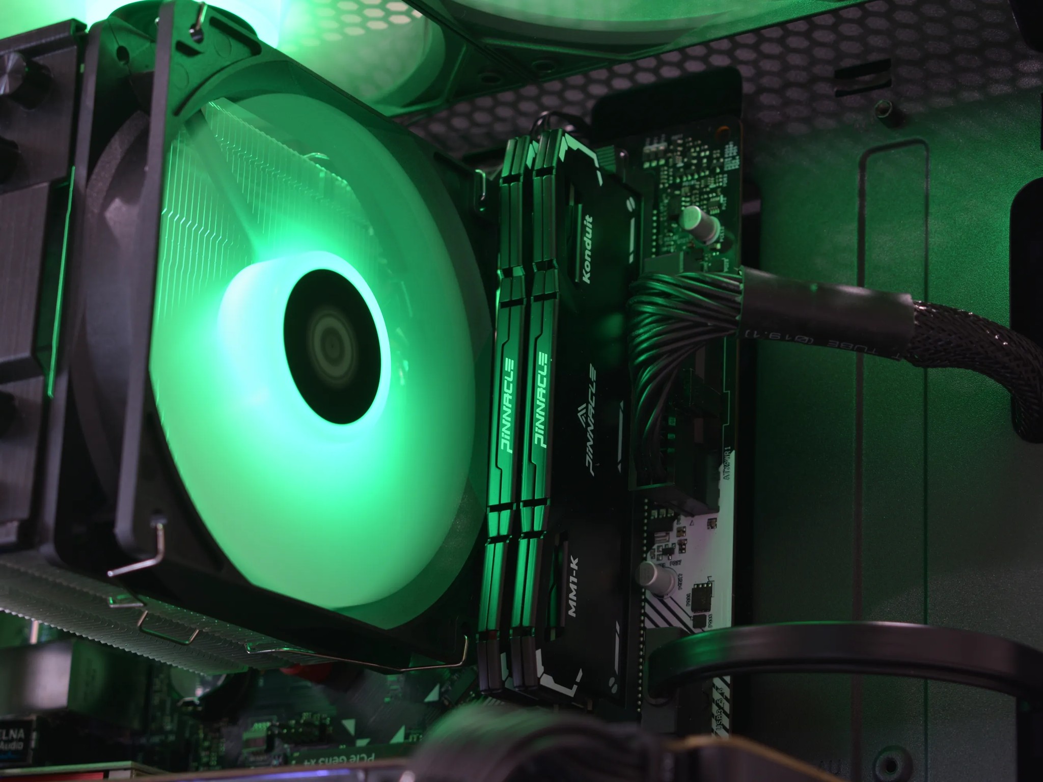 💸Budget Gamer💸 Ryzen 5 3600 | GTX 1080ti 11GB | 16GB DDR4 | 1TB nVME SSD | RGB | Black Win11+Wifi