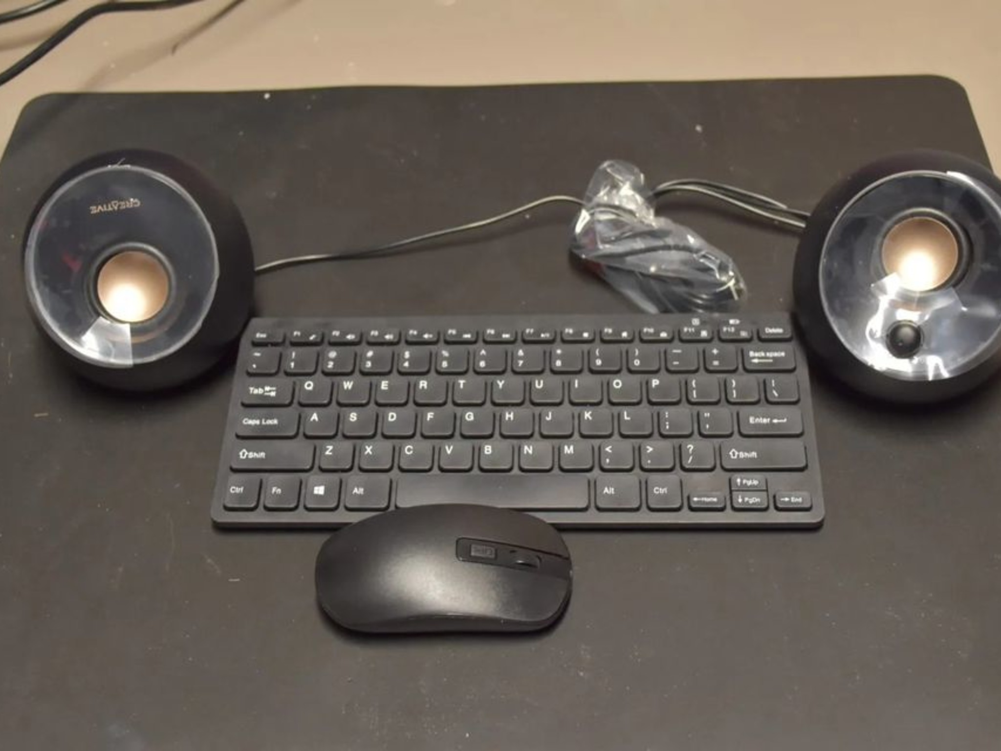 GAMING PC RYZEN 3600 RX5500 XT ram 16gb 1TB NVME +SREAKERS +WIRELESS KEYBOARD &MOUSE RGB CASE PLUS