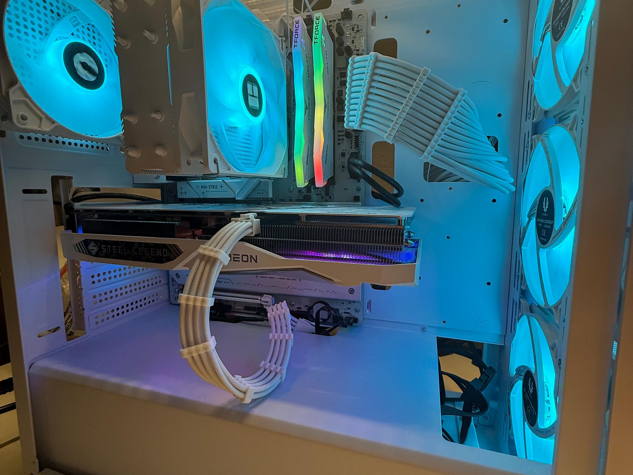 🔥 High-Performance Gaming PC – RX 7600 / Ryzen 5 9600X (White Build) 🔥