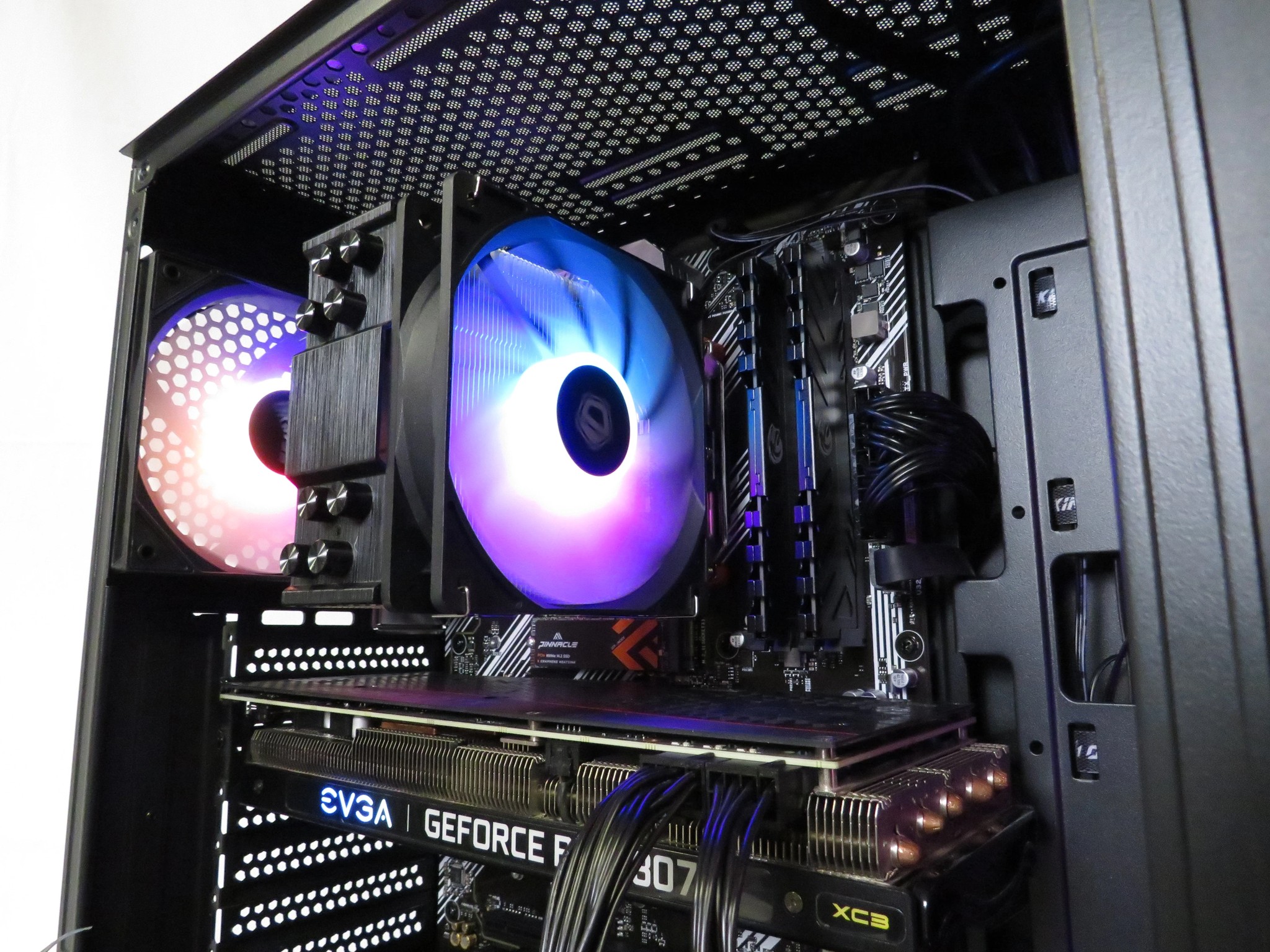 1440p Ryzen X3D BEAST: Ryzen 5 5600X3D + RTX 3070 + 32 GB DDR4 + 1 TB NMVE SSD