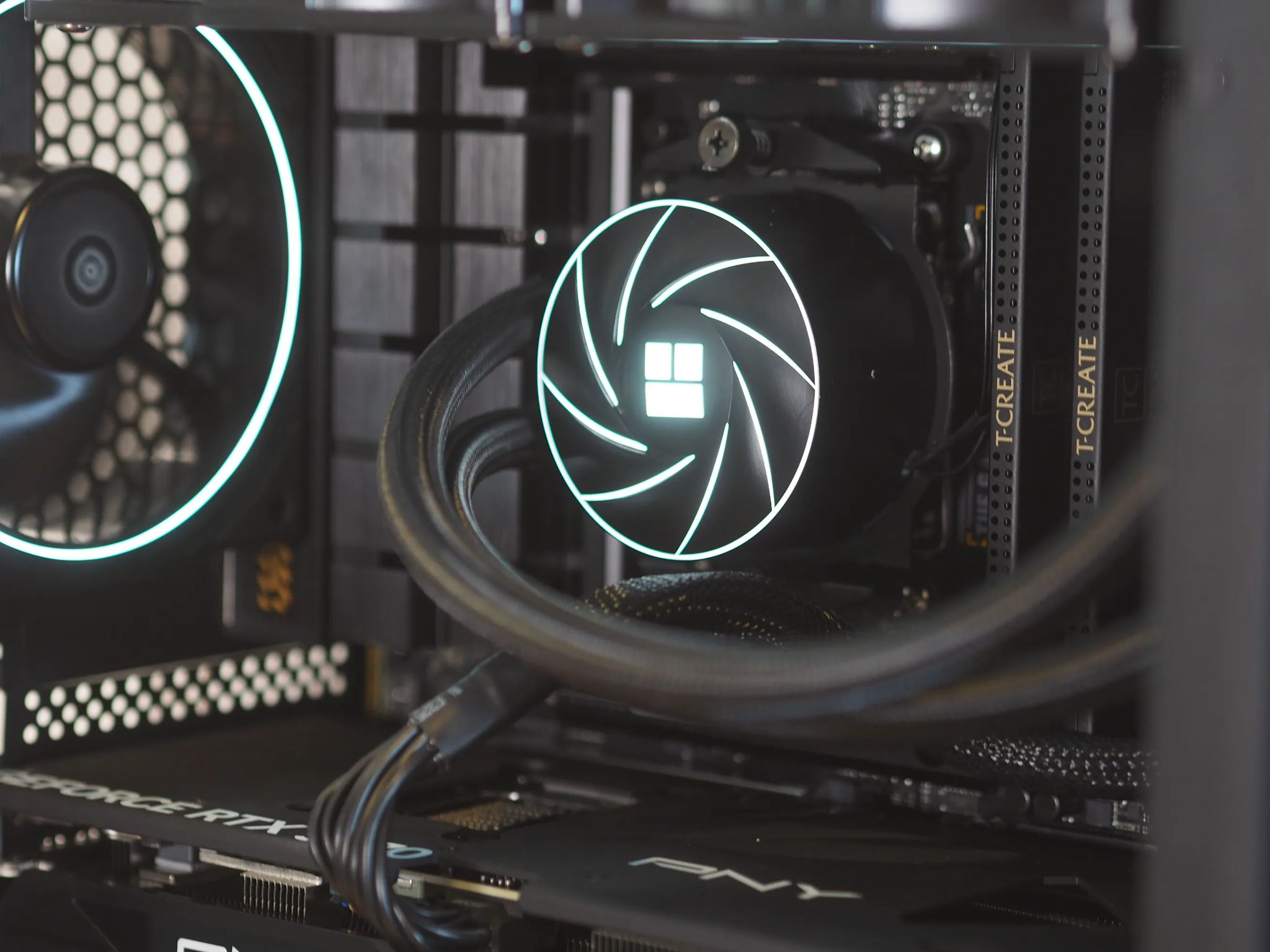 The Signature -  5070 12gb | AM5 | 32gb DDR5 | 2tb SSD | WIFI