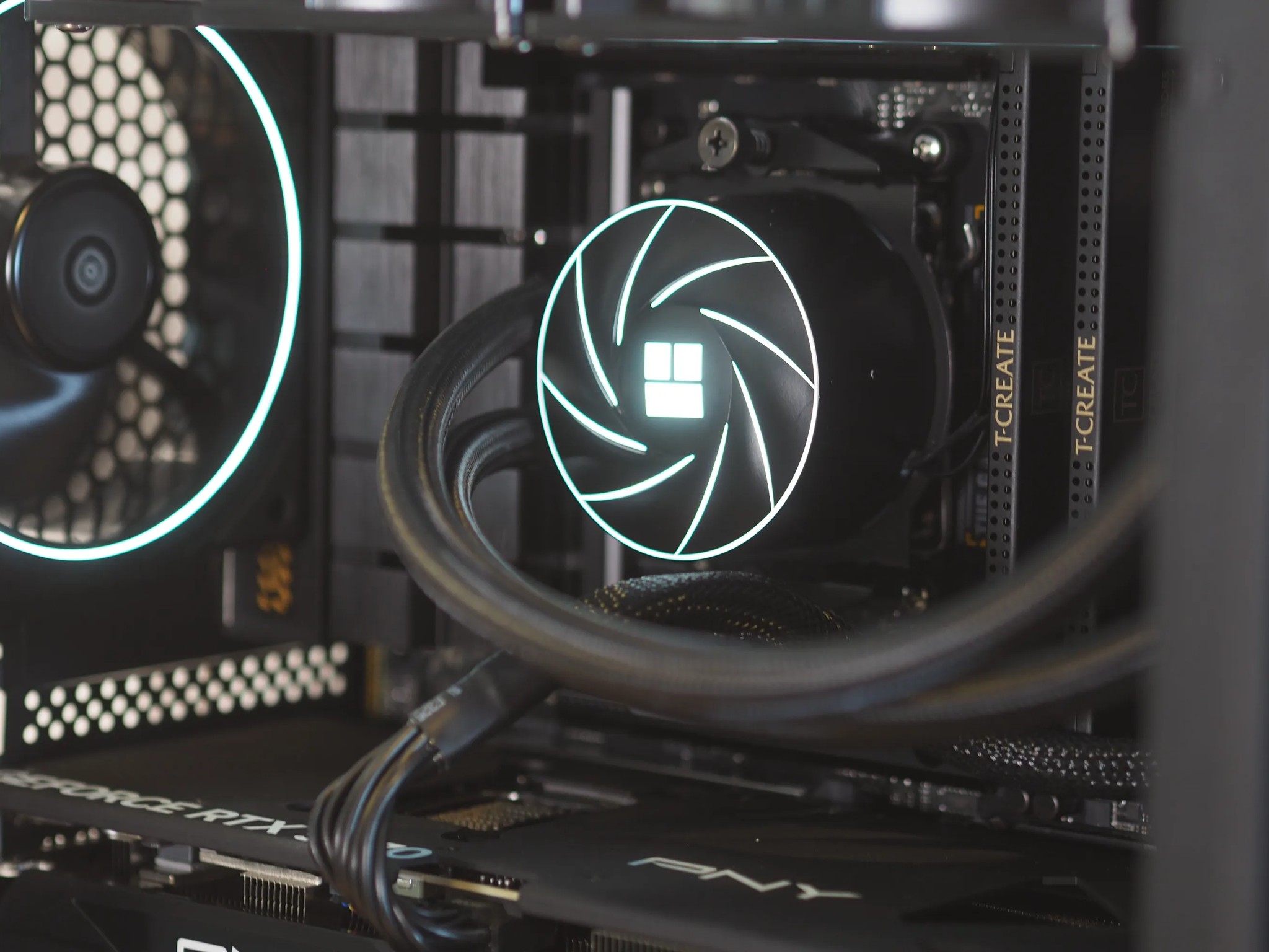 The Signature -  5070 12gb | AM5 | 32gb DDR5 | 2tb SSD | WIFI