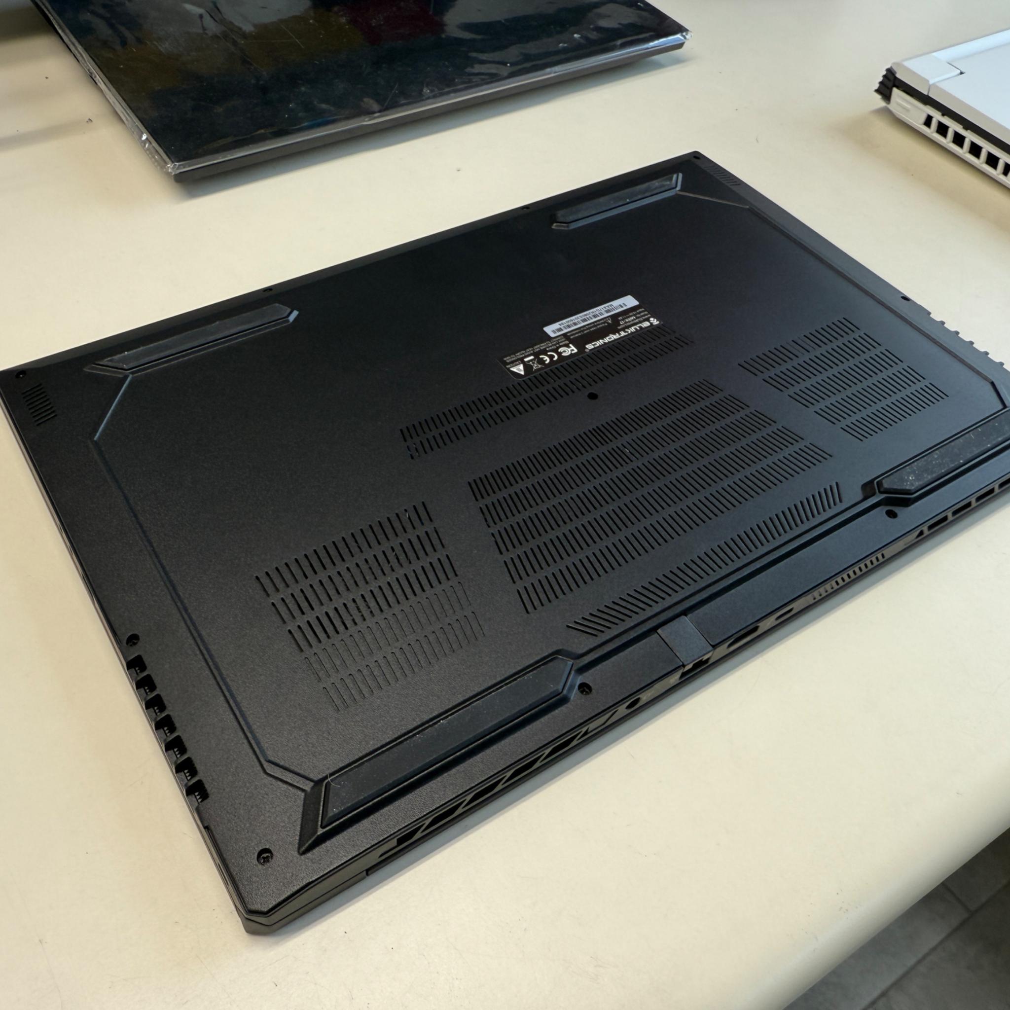 Eluktronics Max-17, i7-10875H, RTX 2080 Super, 32GB RAM, 1080p, 144HZ