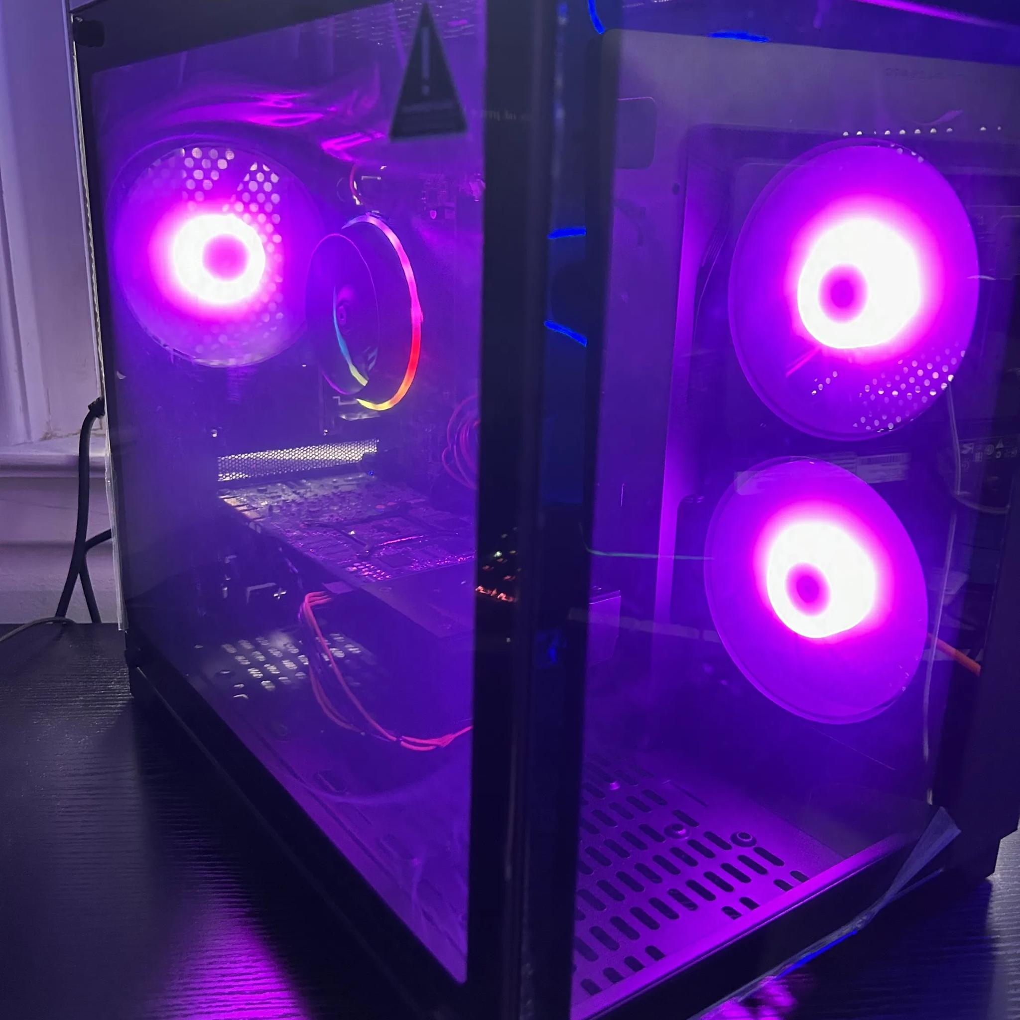 GAMING PC i7 8GB NVIDIA GTX 660 RGB Lighting RGB Fans