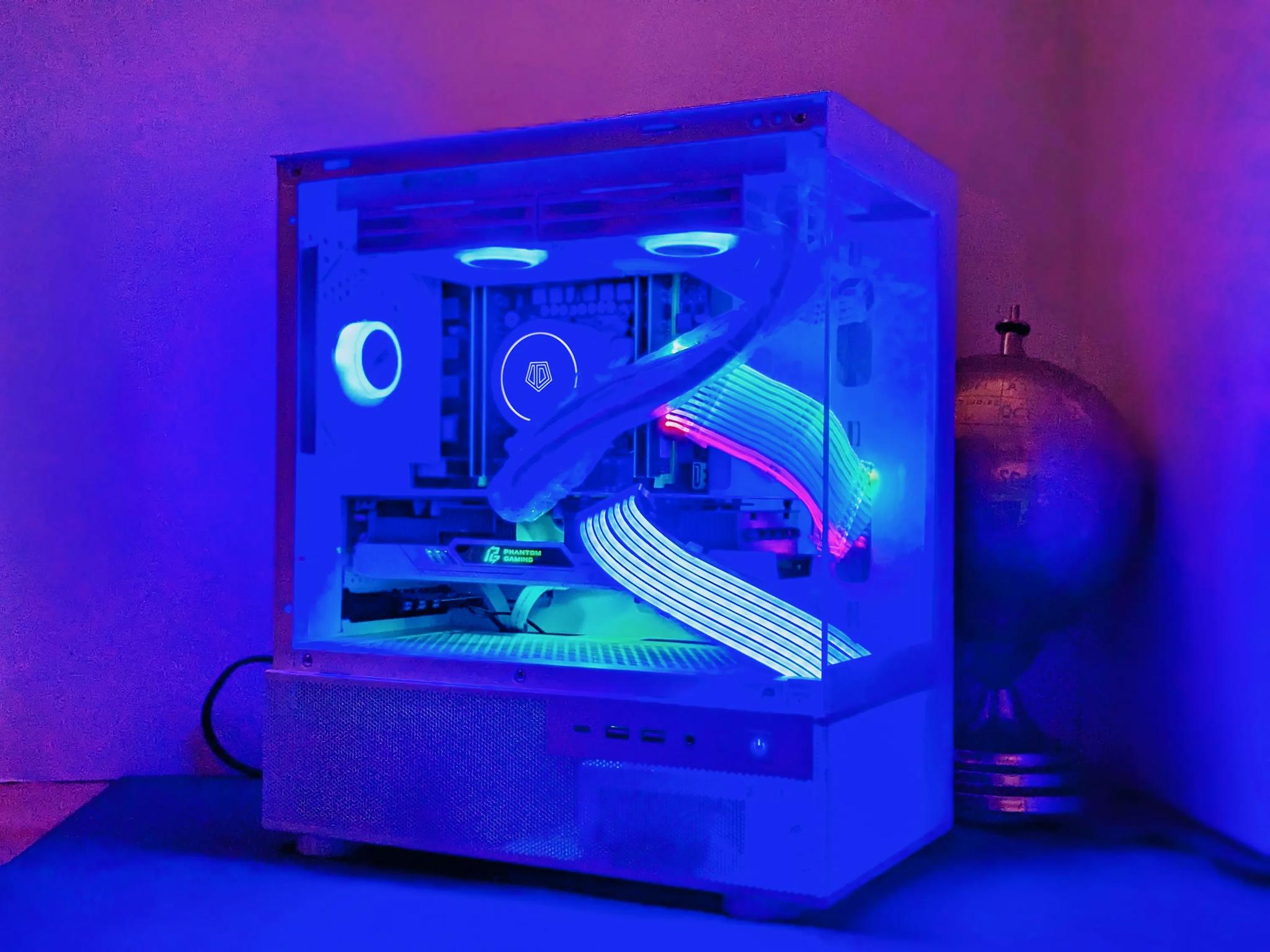 ️ ファントム⚪👻 RX 5700XT 8GB👻32GB DDR4👻 1TB NVMe👻Intel 14-cores 28-threads👻Windows 11 Pro(Activated)