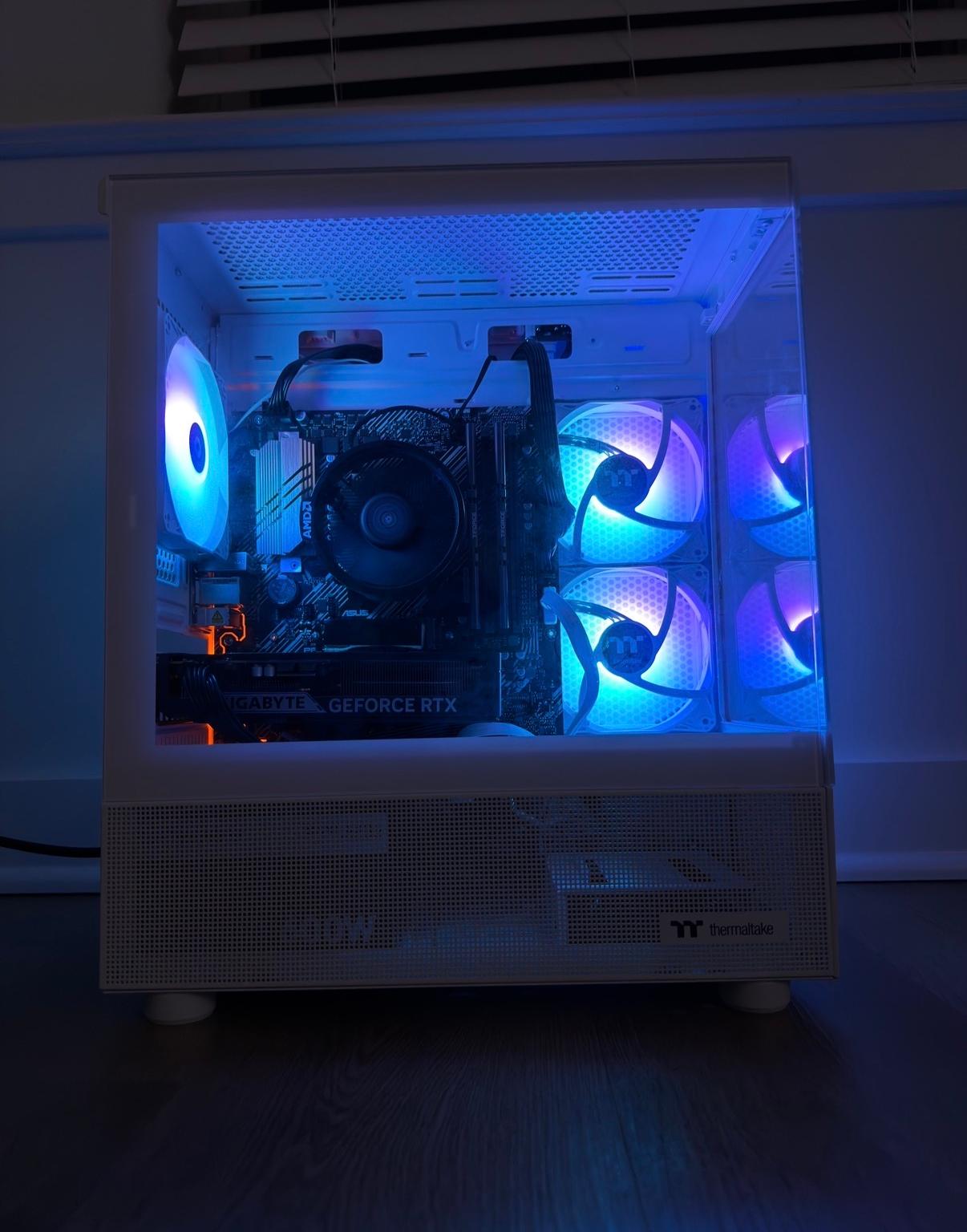 Brand New Custom PC (Ryzen 5 5500, RTX 5060, 16 GB RAM)