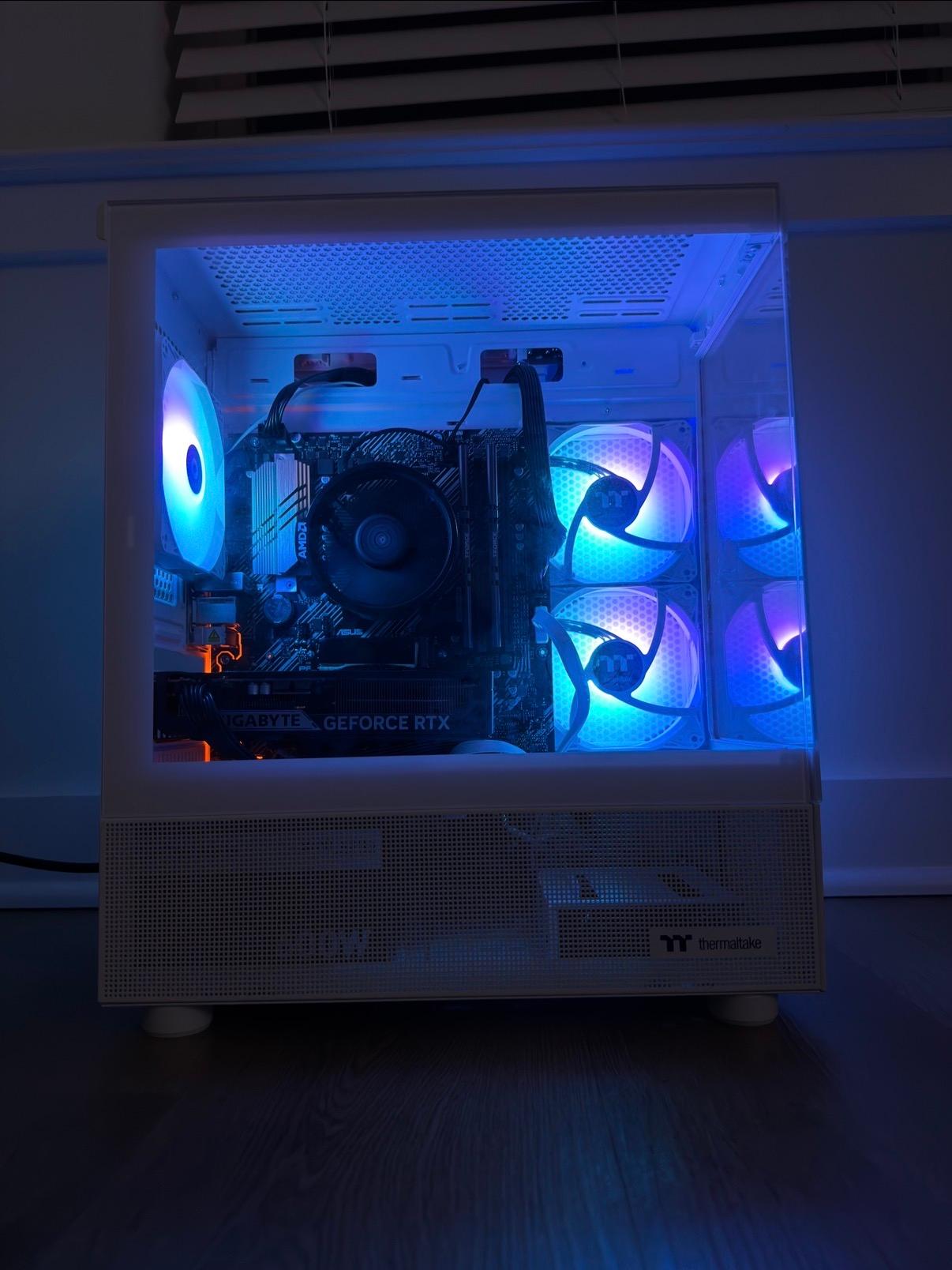 Brand New Custom PC (Ryzen 5 5500, RTX 5060, 16 GB RAM)