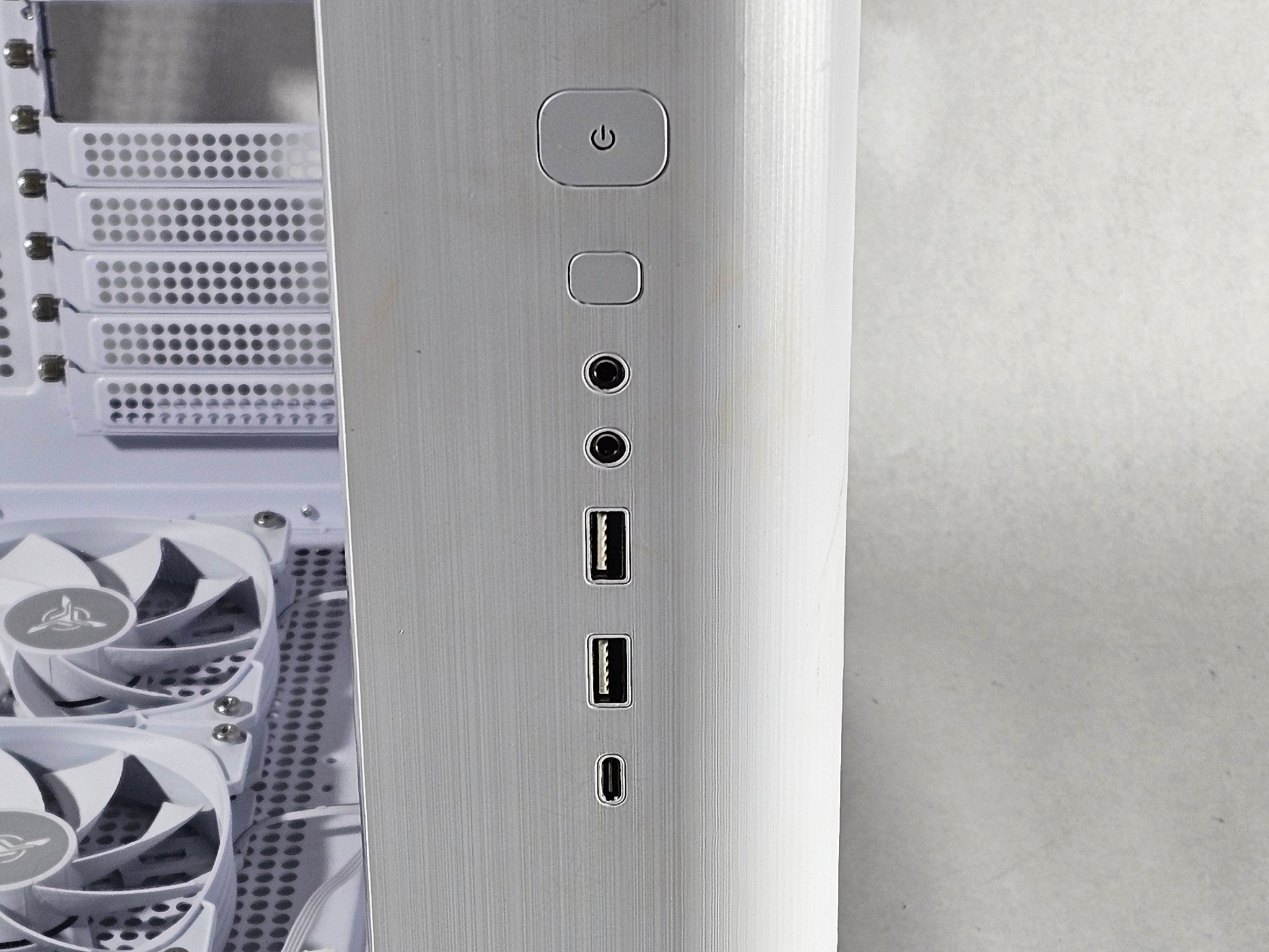 White PC Case with Tempered Glass w/ 7 RGB Fans
