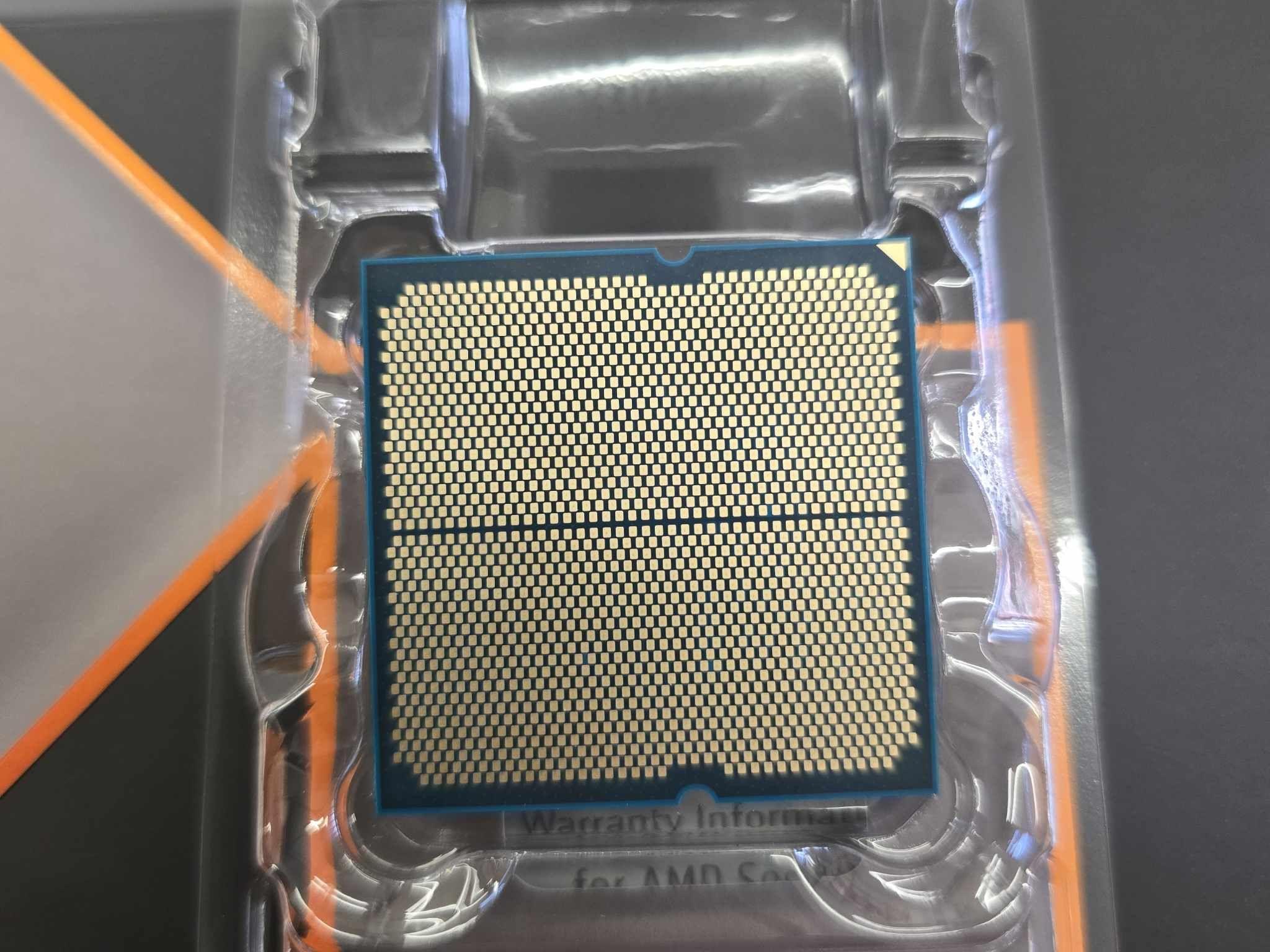 AMD RYZEN 9 9950X