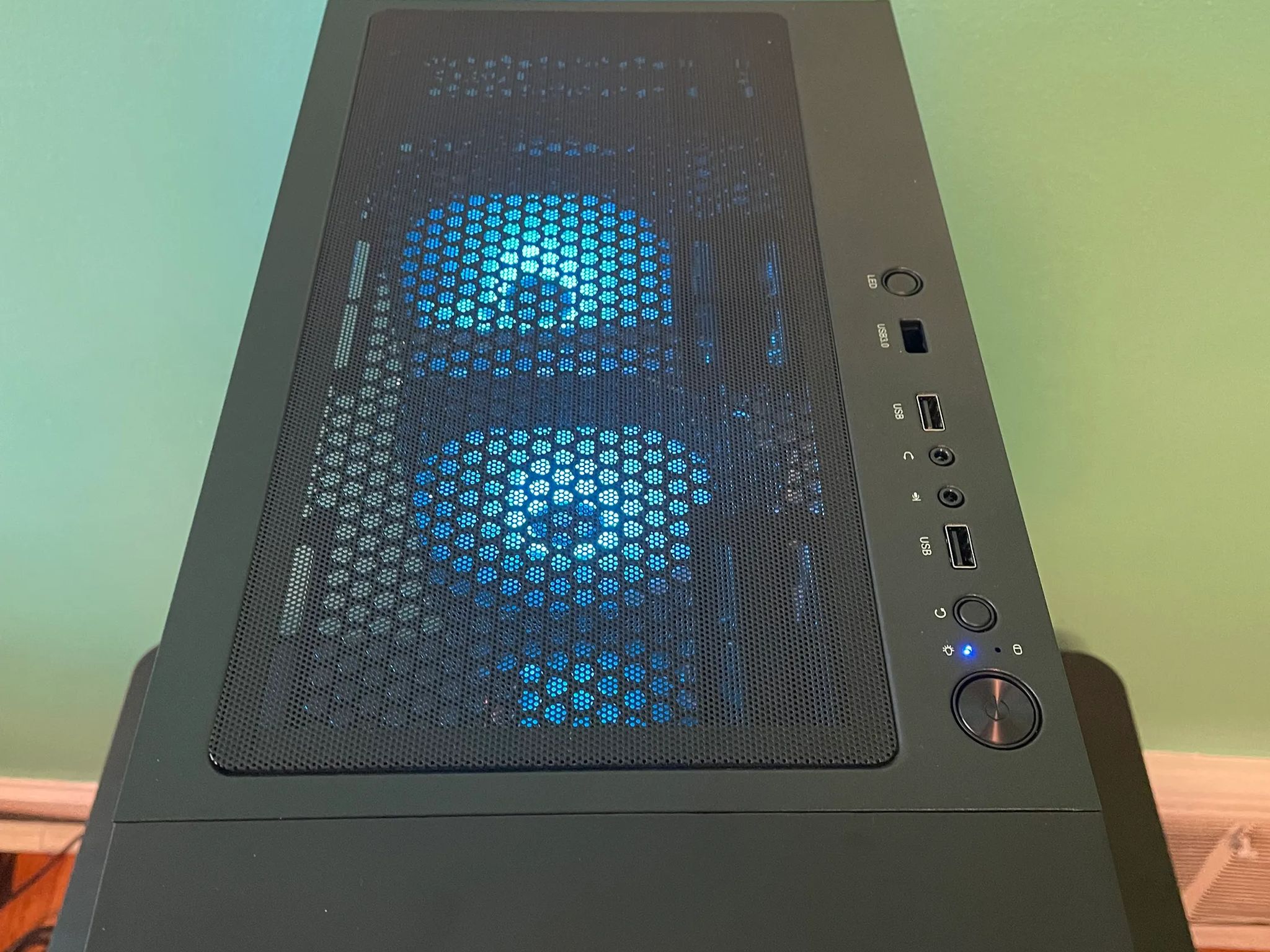 !ILLUSION! Glass Gaming PC | Intel i5 / Amd RX580 / 8GB / 600GB Win 10 Pro WiFi