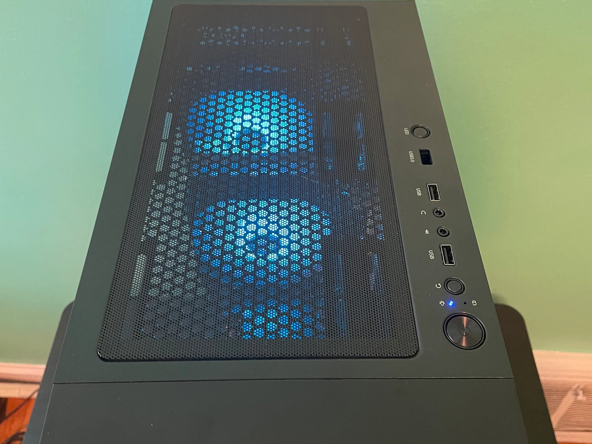 !ILLUSION! Glass Gaming PC | Intel i5 / Amd RX580 / 8GB / 600GB Win 10 Pro WiFi