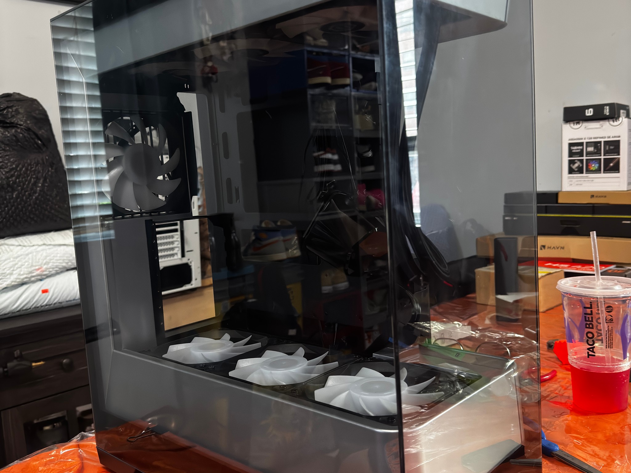 Phanteks Evolv S2.