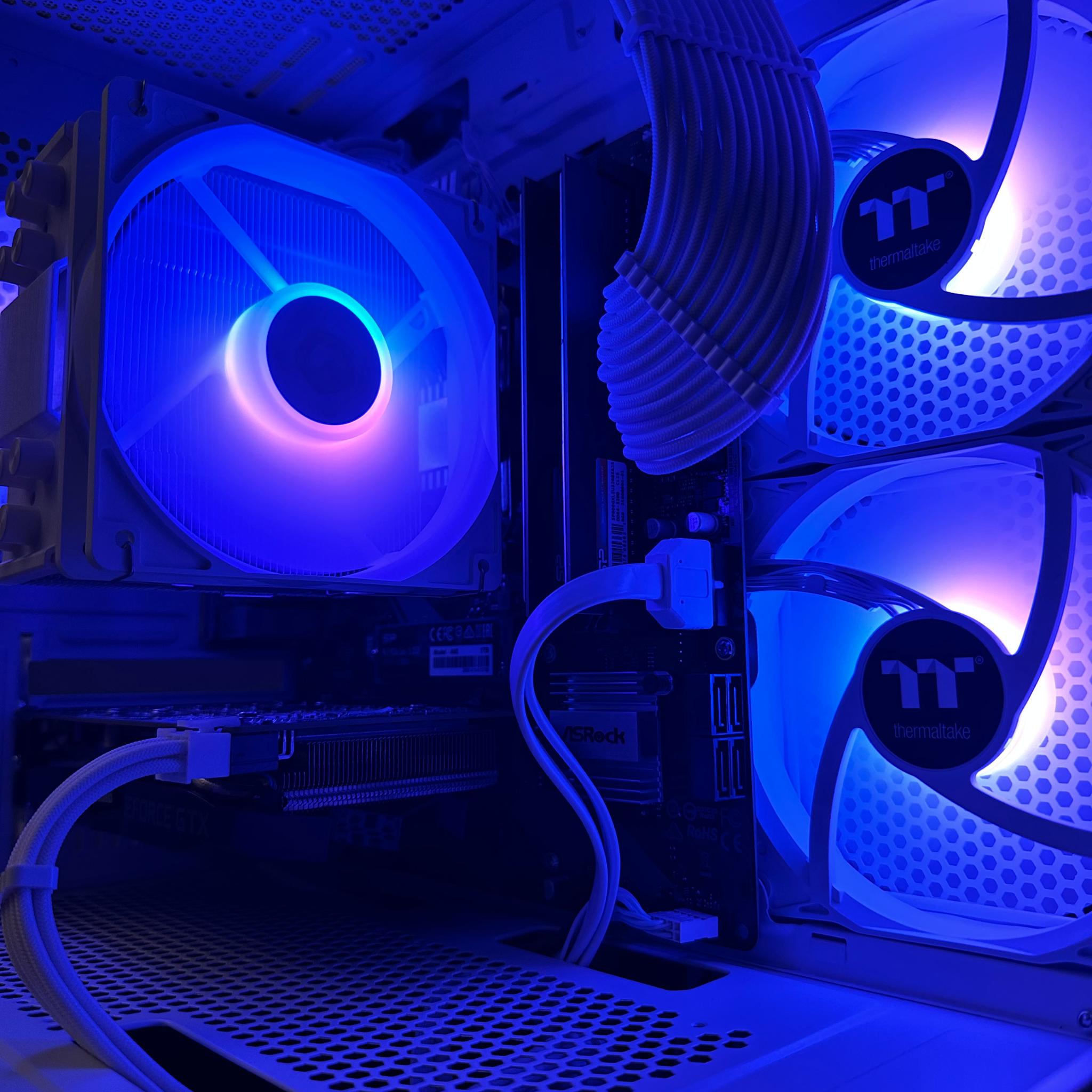 ❄️Snow White 1080p Gaming PC for Competitive Gaming 🎮❄️