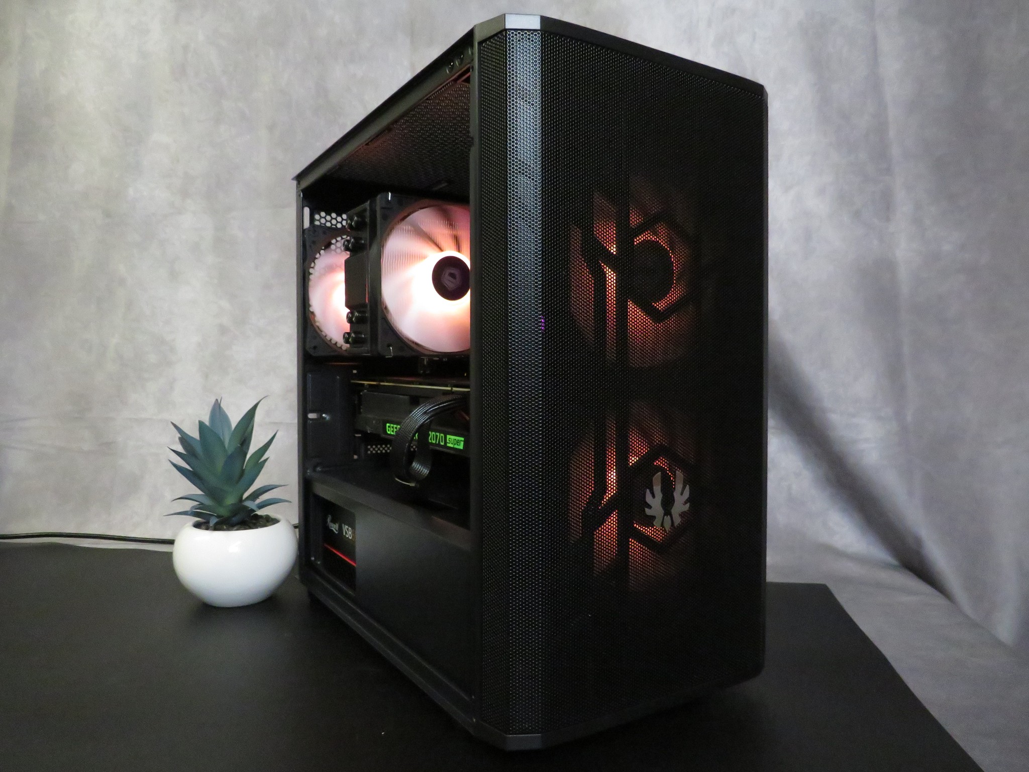 Good looking mid-range gamer: Ryzen 5 3600 + RTX 2070 Super + 16 GB DDR4 + 1 TB NVME