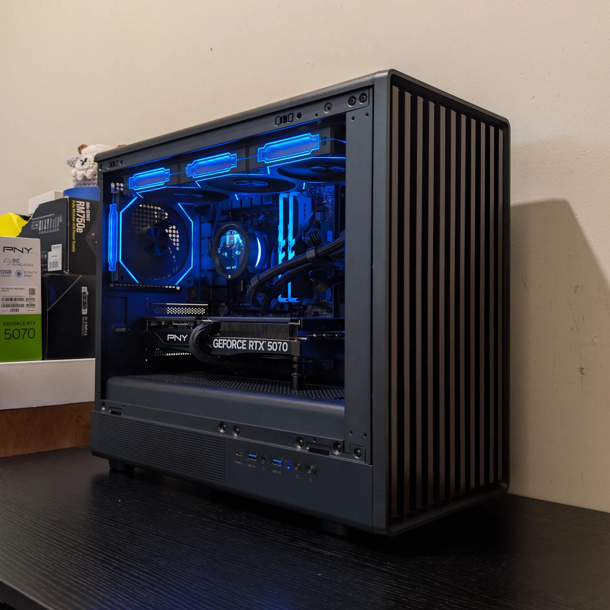 🪵🔥1440p Gaming Beast | RTX 5070 | Ryzen 5 7600X | 1TB SSD | 32GB RAM | WiFi 6 & Bluetooth🔥🪵