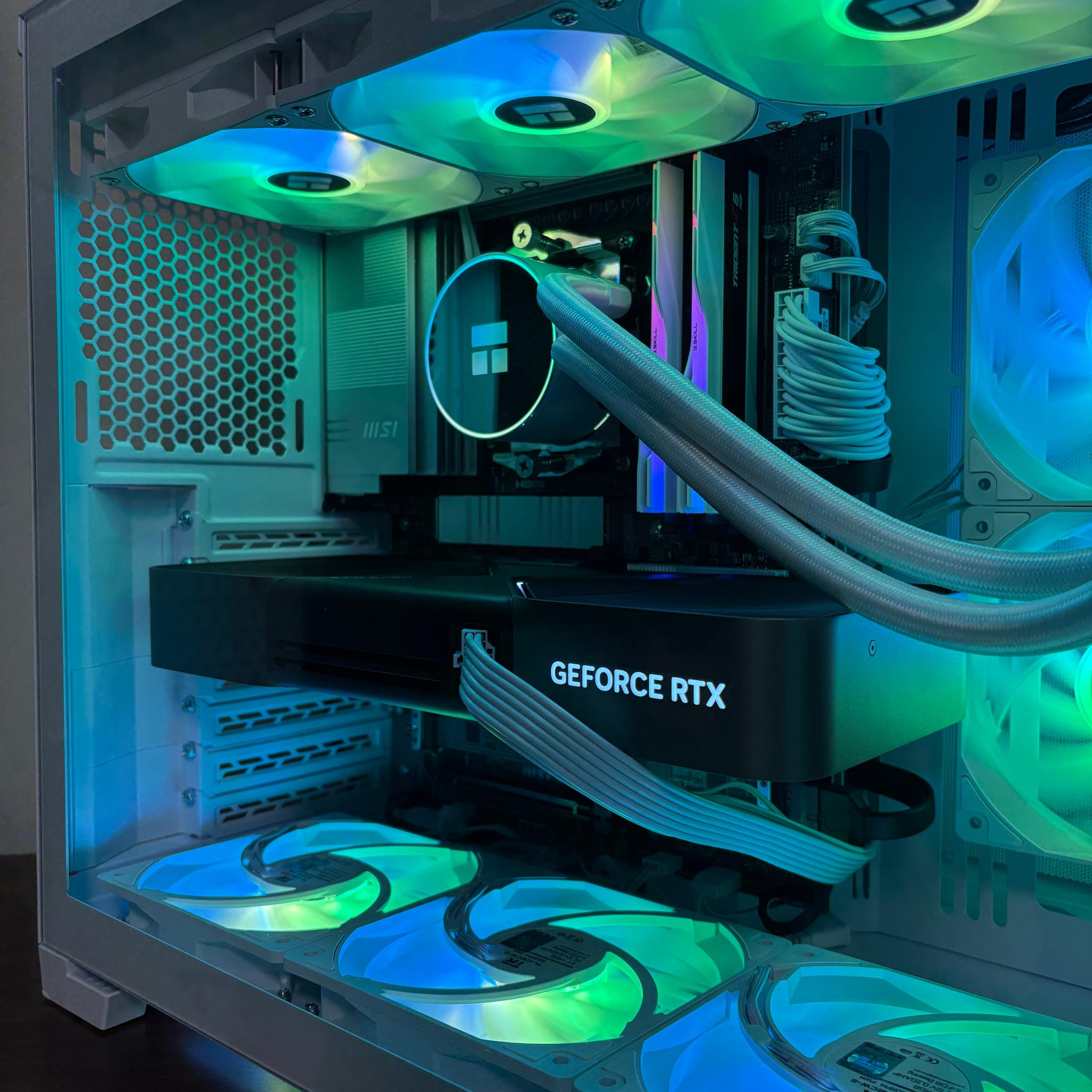 RTX 5080 | Ryzen 7 7800X3D | 64GB DDR5 | 2TB NVMe | 850W Gold | Lian Li O11 Dynamic Mini (White)