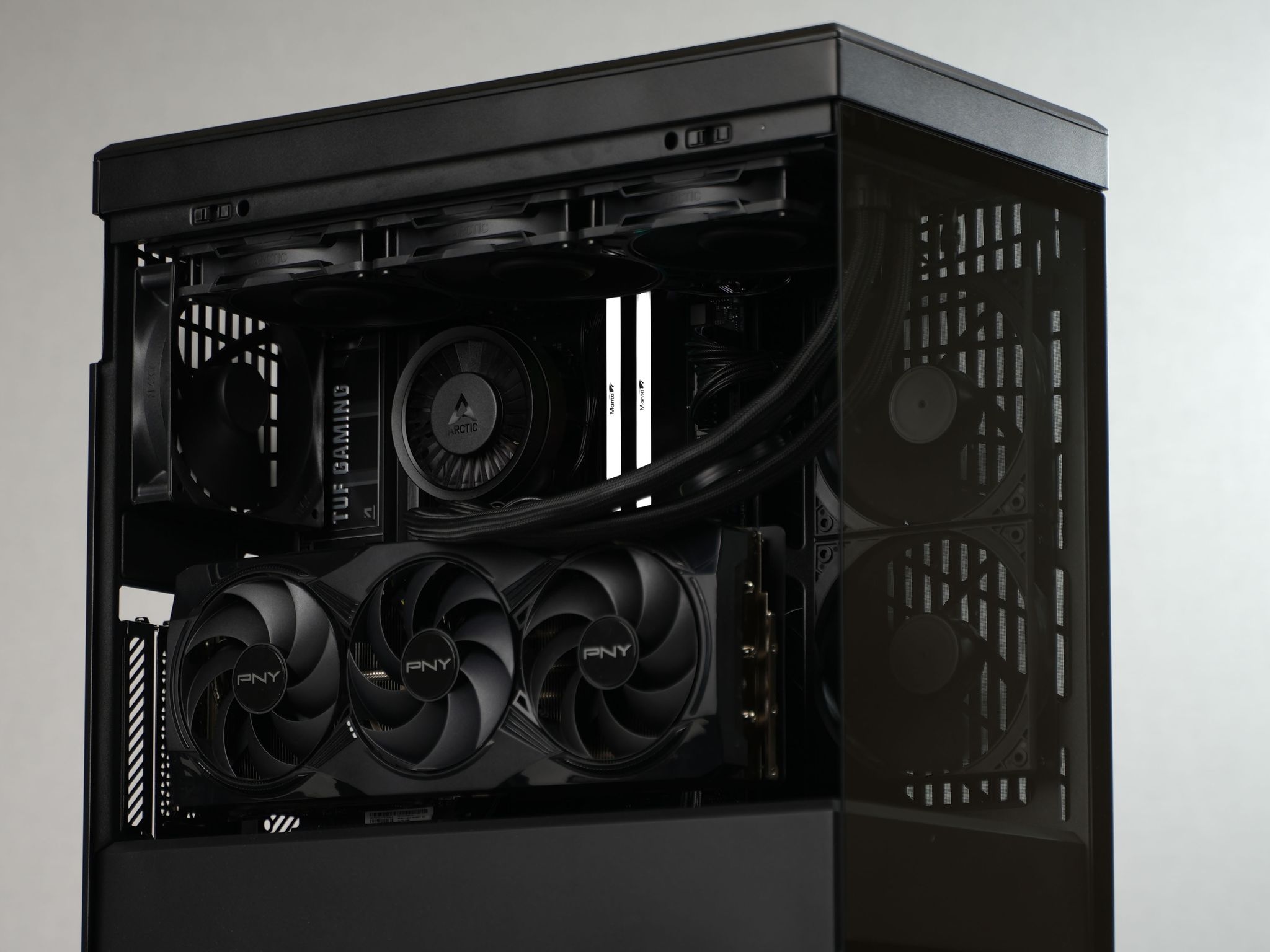 “DARCFORM” RTX 5080 Ryzen 7 9850X3D 32GB 2TB Windows 11 Pro Workstation Gaming PC