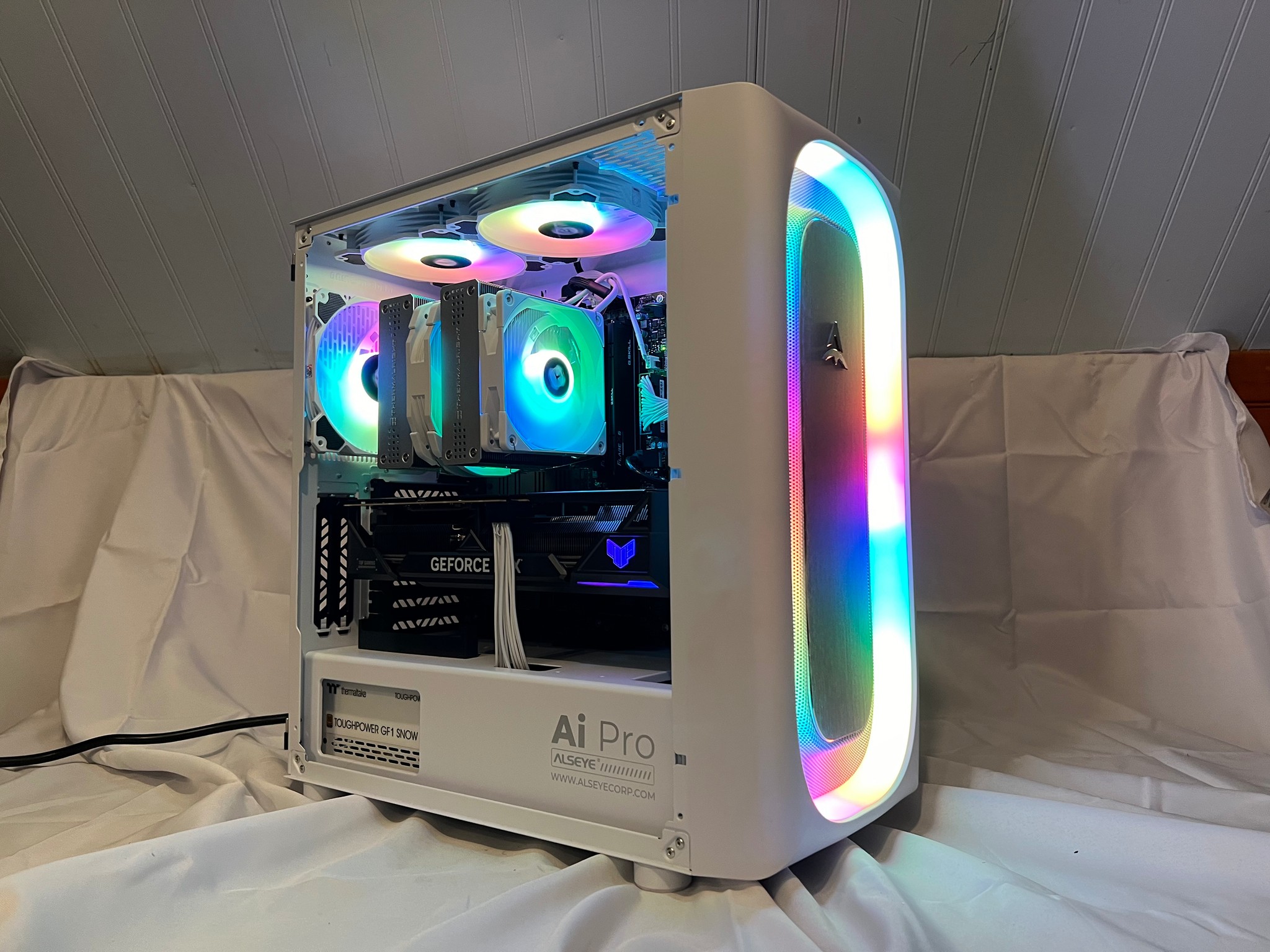 "The Star Stealer" / Ryzen 7 7800x3d, TUF RTX 4080 OC, 5Tb, 32gb ddr5 gaming pc with evga keyboard