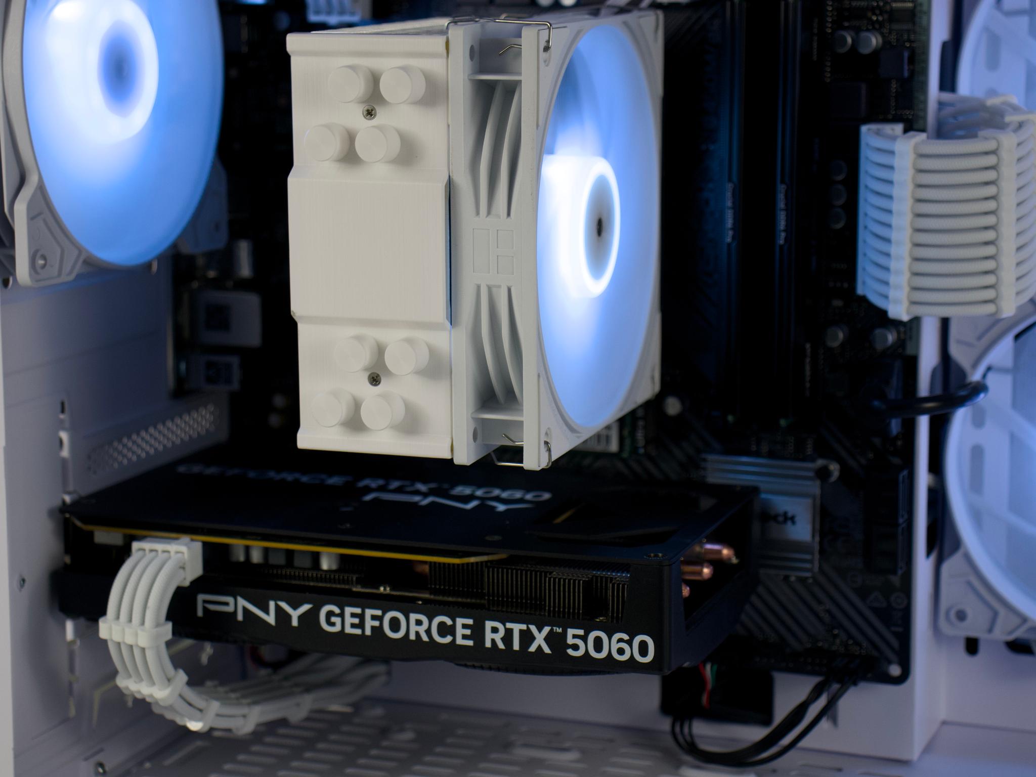 🧊❄️🧊 White Gaming PC – RTX 5060, Ryzen 5 5600, 32GB RAM, 1TB SSD - WiFi, BlueTooth 🧊❄️🧊