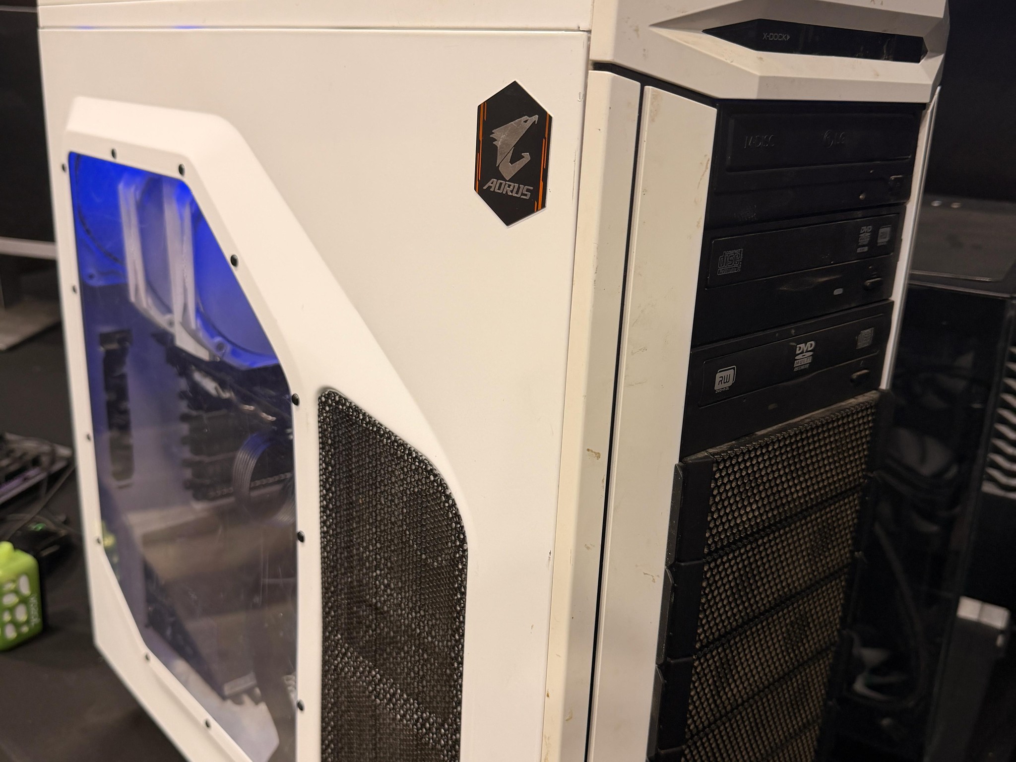 Gaming PC Ryzen 7 1700X GTX 1080 8GB 16GB RAM 500GB NVMe + 1TB HDD Win11 Pro