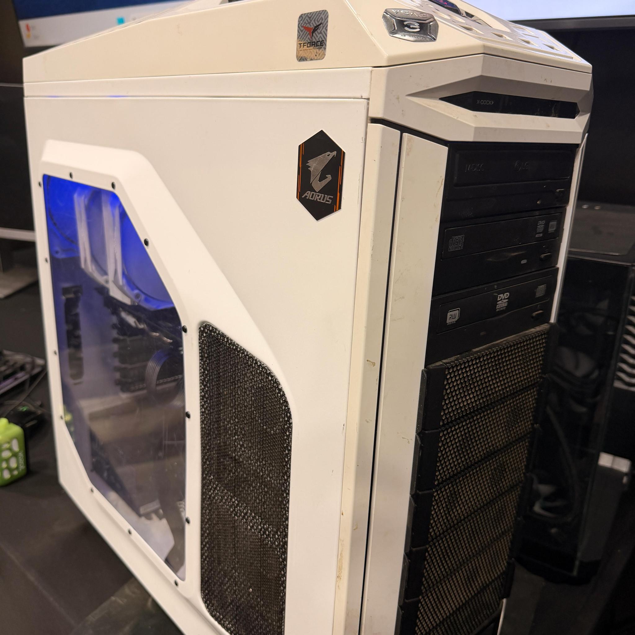 Gaming PC Ryzen 7 1700X GTX 1080 8GB 16GB RAM 500GB NVMe + 1TB HDD Win11 Pro