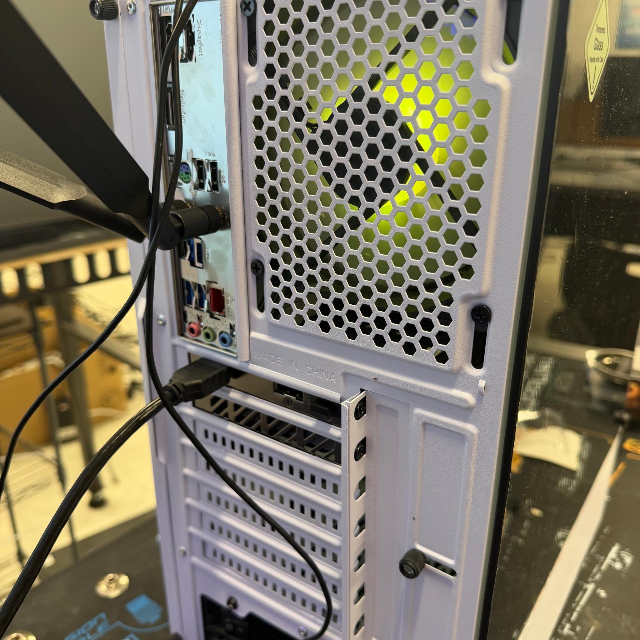 Lightning in a bottle!! Custom Gaming PC Build
