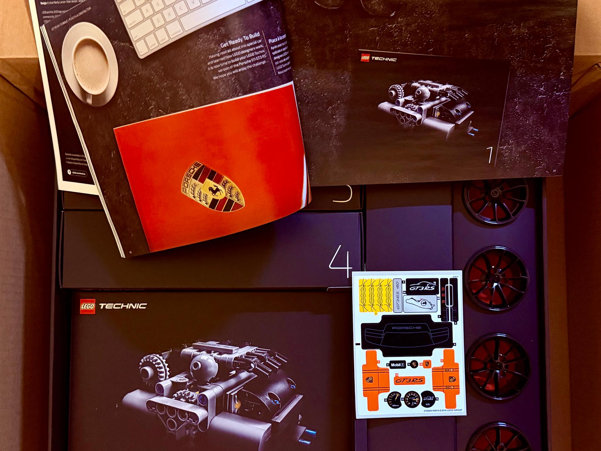 LEGO Technic Porsche 911 GT3 RS (Set 42056) | 2704 pieces | New CIB