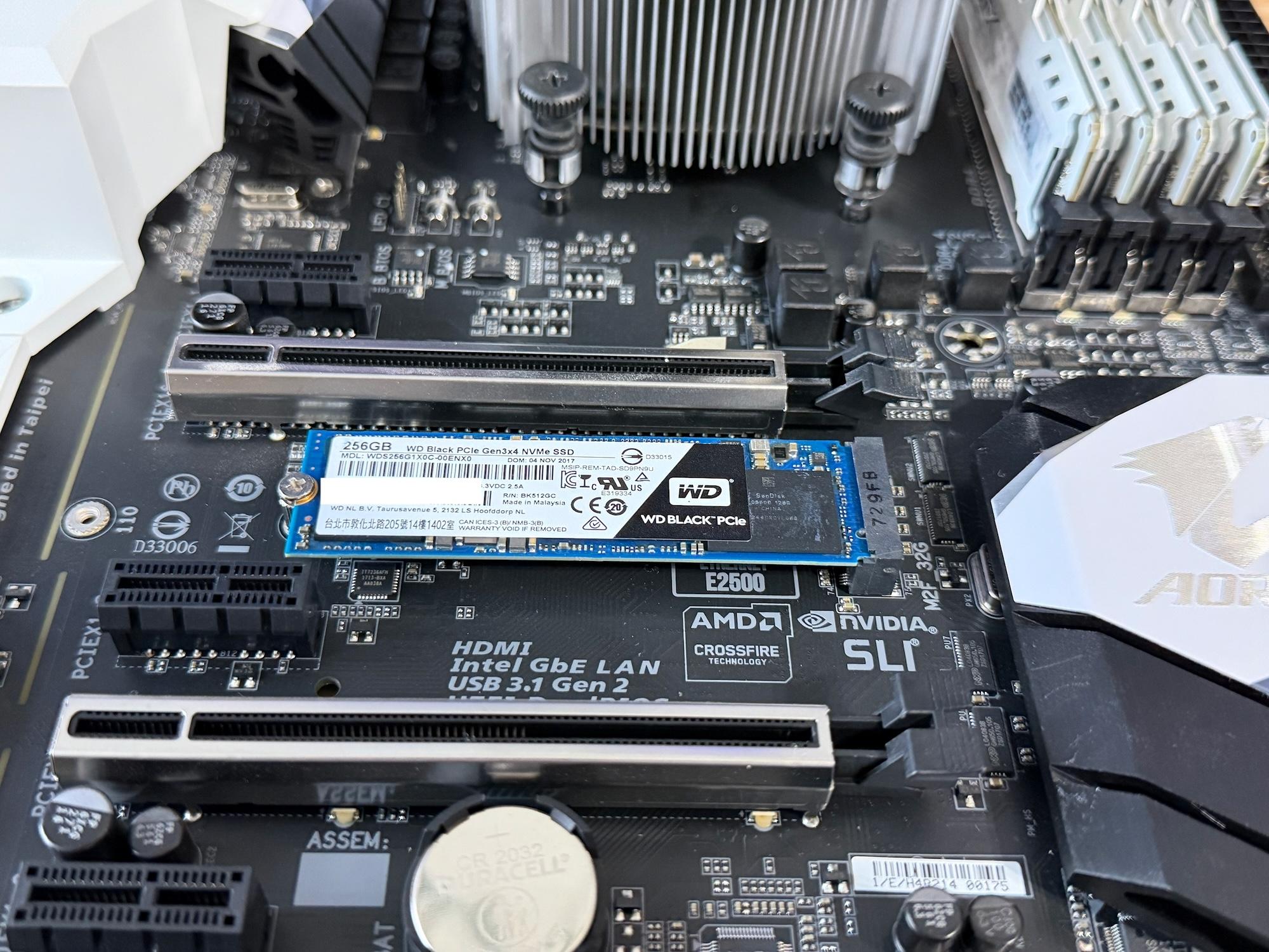 Gigabyte GA-AX370-GAMING 5 ATX AM4 Motherboard, Ryzen 5 1600, 32GB DDR4-2666