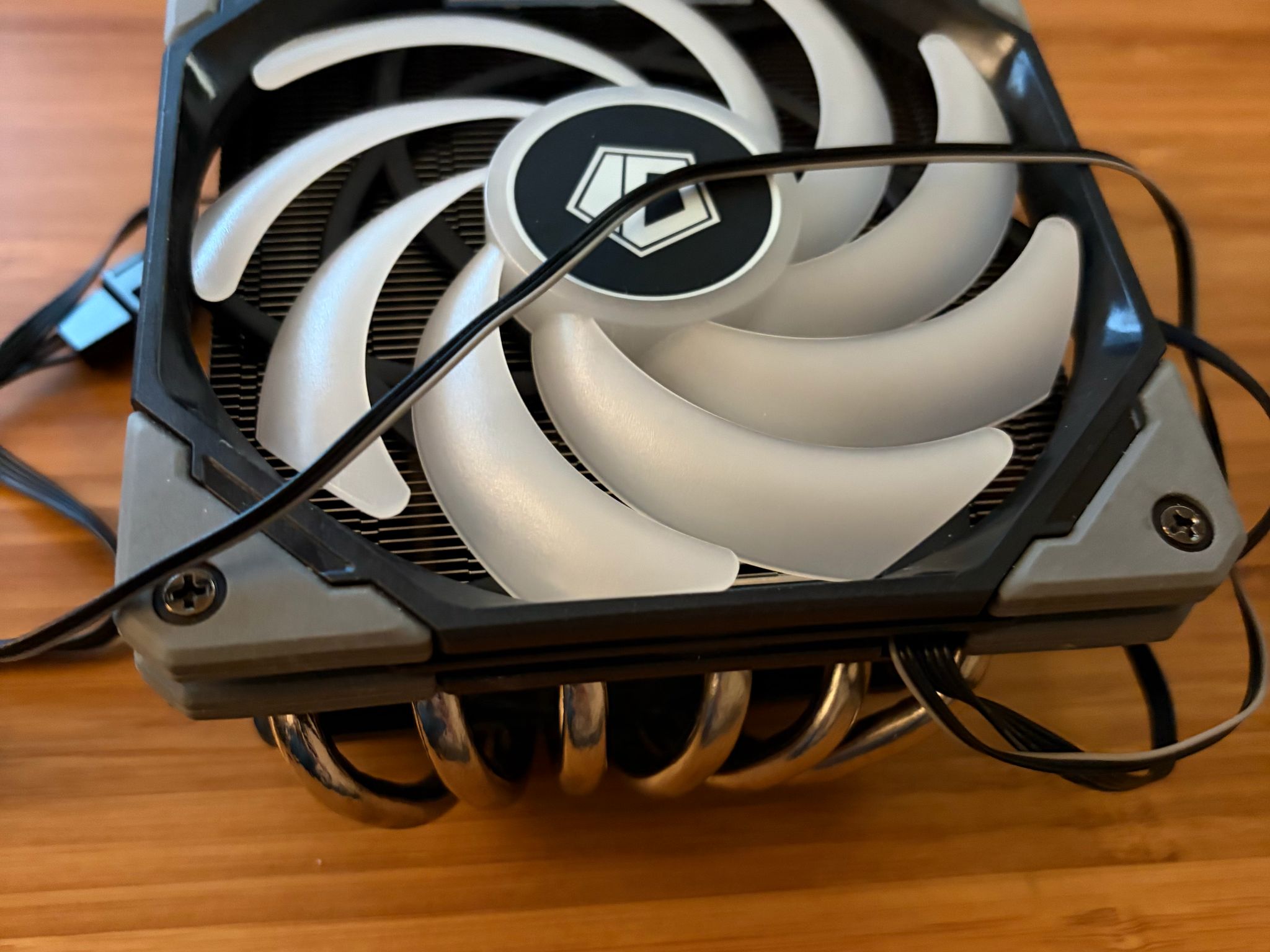 ID-COOLING IS-60 EVO ARGB CPU cooler