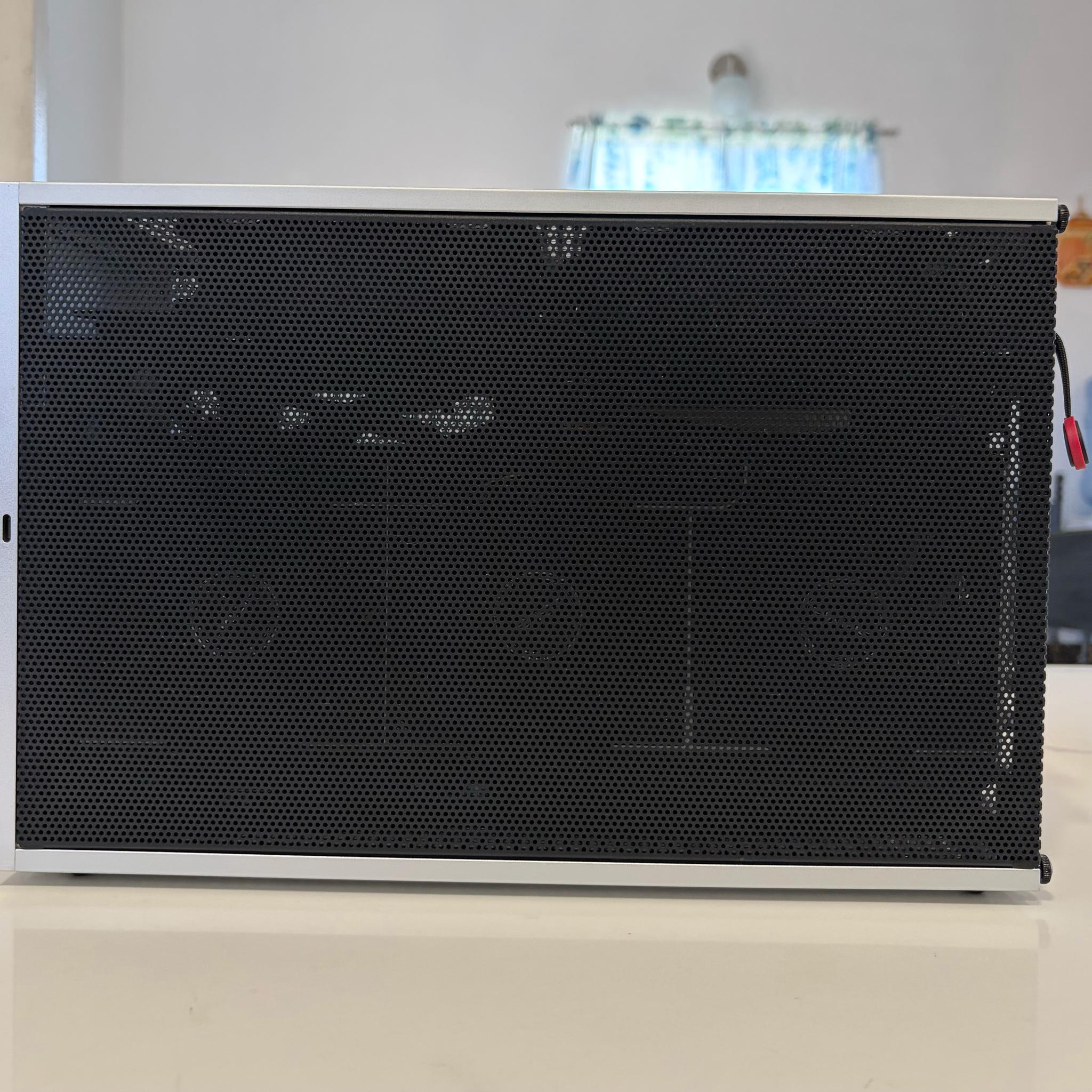ITX RTX 5070 TI + RYZEN 7 9800X3D