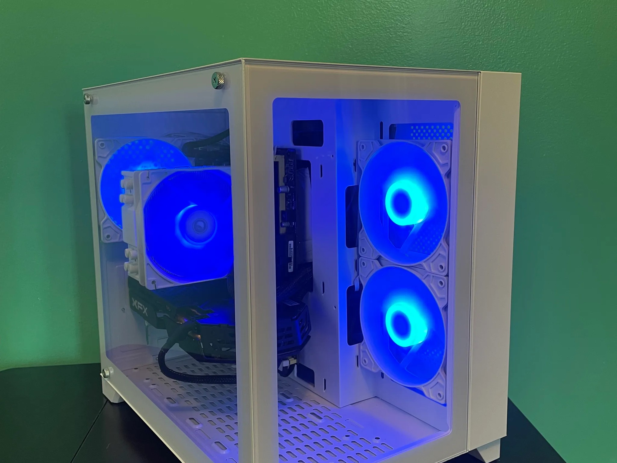 GLASS White Gaming PC| Intel i5 / Amd RX580 / 8GB / 600GB Win 10 Pro WiFi