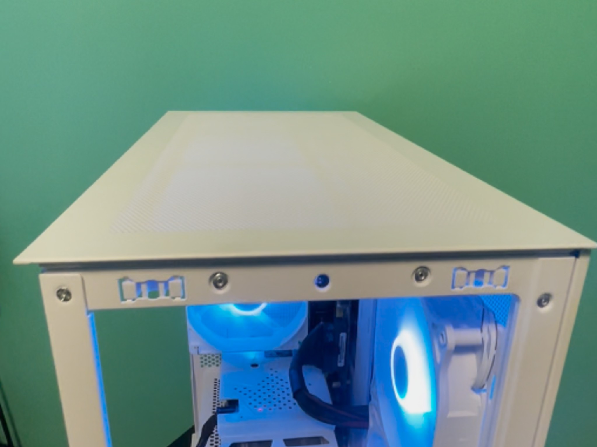 OPEN White Gaming PC| Intel i5 / Amd RX580 / 8GB / 500GB SSD Win 10 Pro WiFi