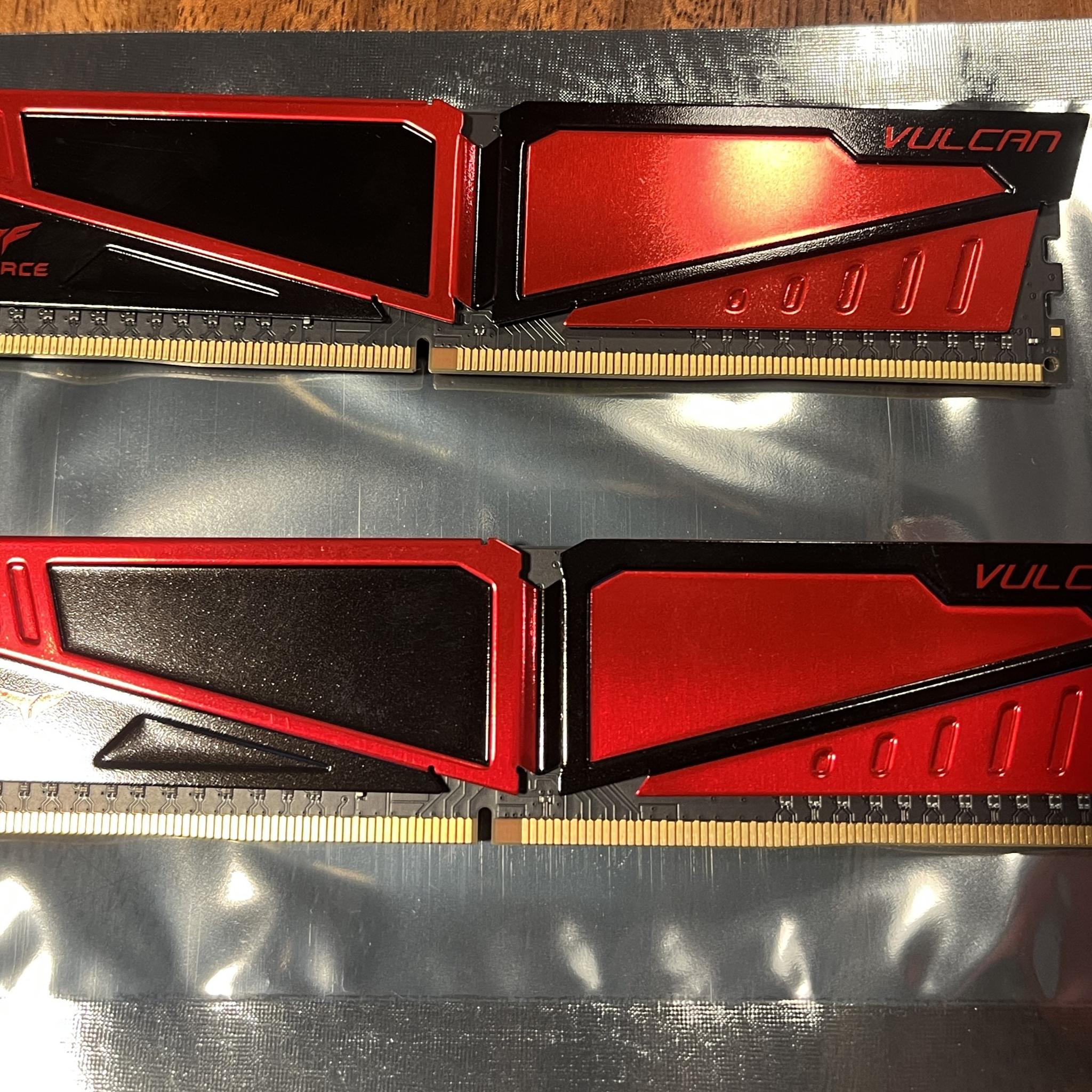 TeamGroup T-Force Vulcan 16GB (2x8GB) RAM DDR4 3000MHz TLRED48G3000HC16CBK