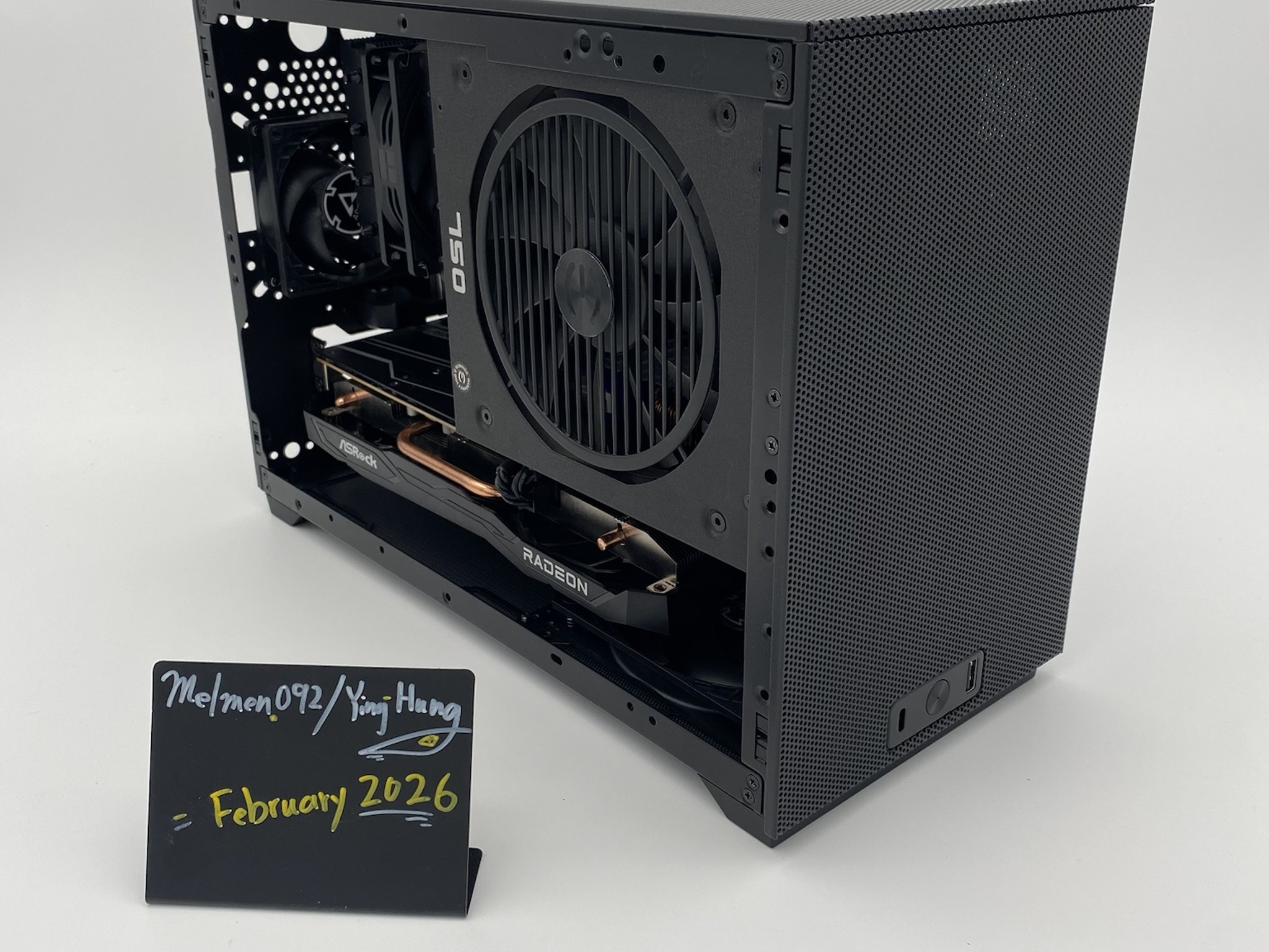 "Shadow Core" | 5700X | Sapphire 6600XT | Corsair DDR4 16GB | 1TB Storage