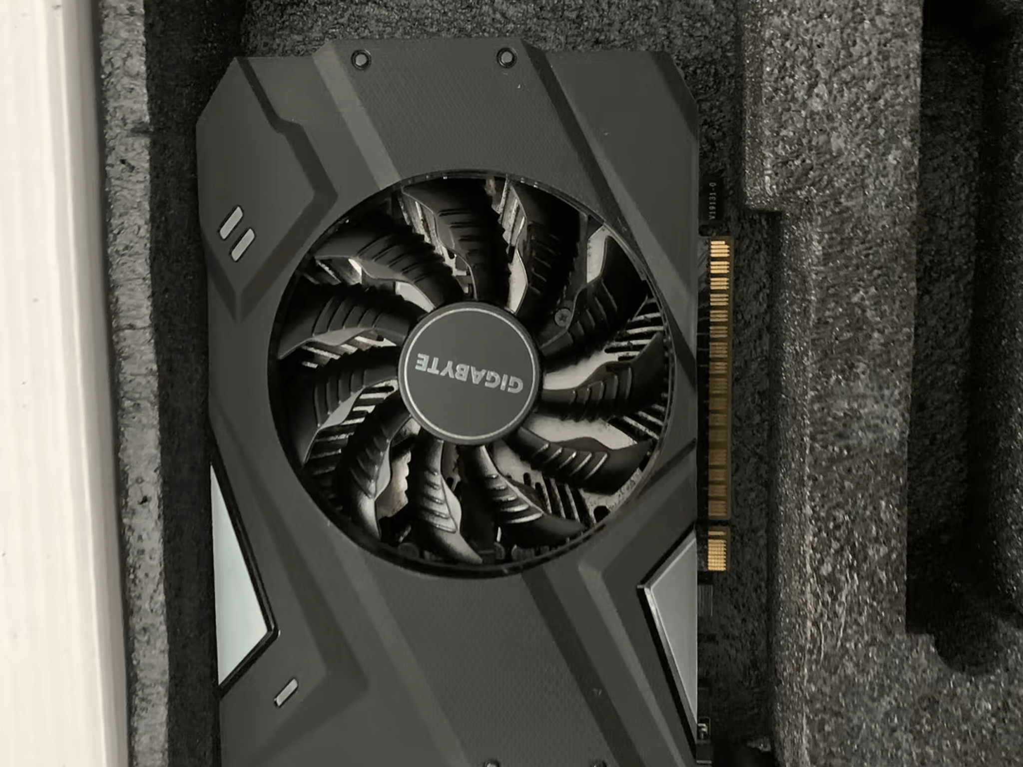 Gigabyte GeForce GTX 1650 SUPER 4 GB OC Video Card